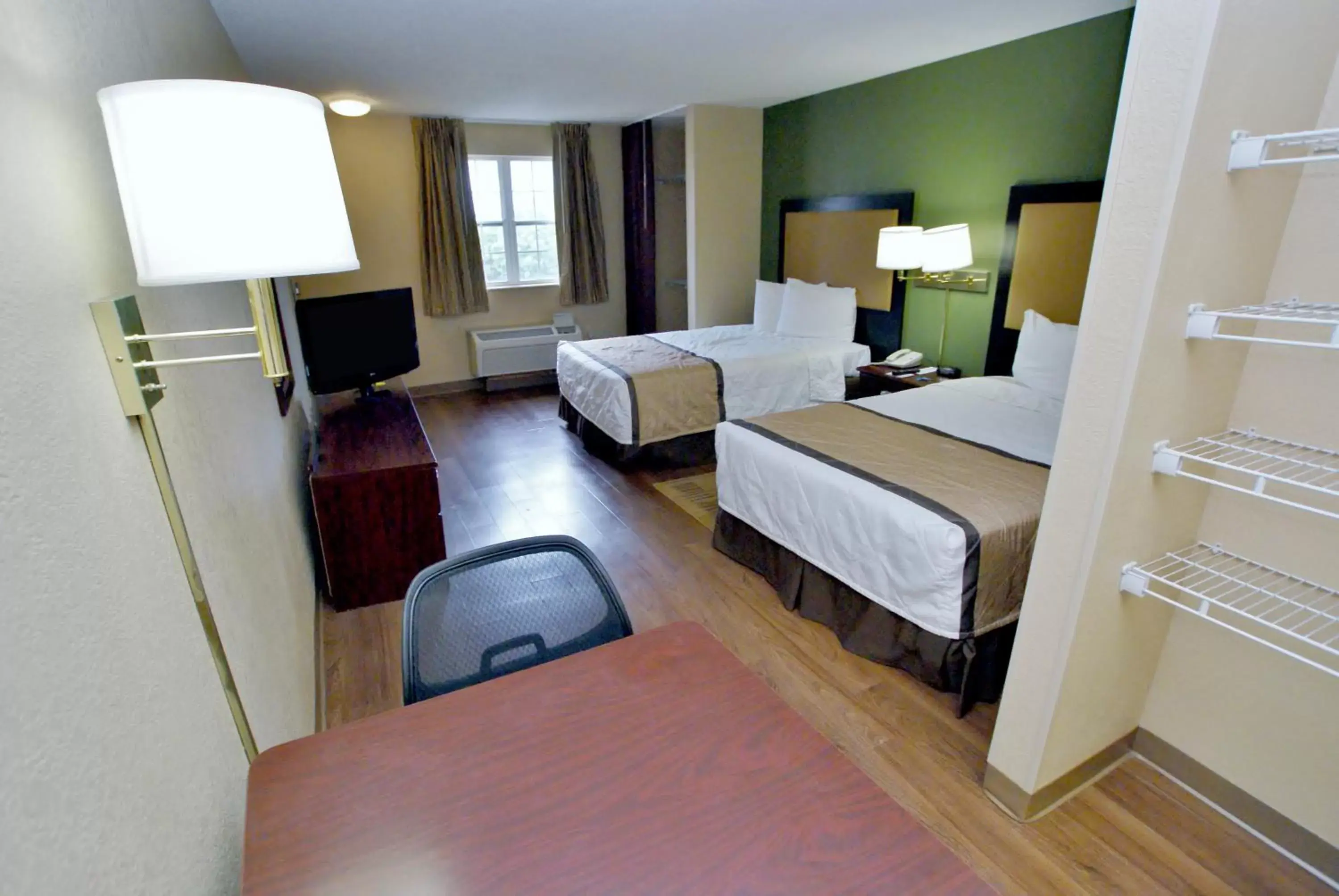 TV and multimedia, Bed in Extended Stay America Suites - Richmond - W Broad Street - Glenside - South