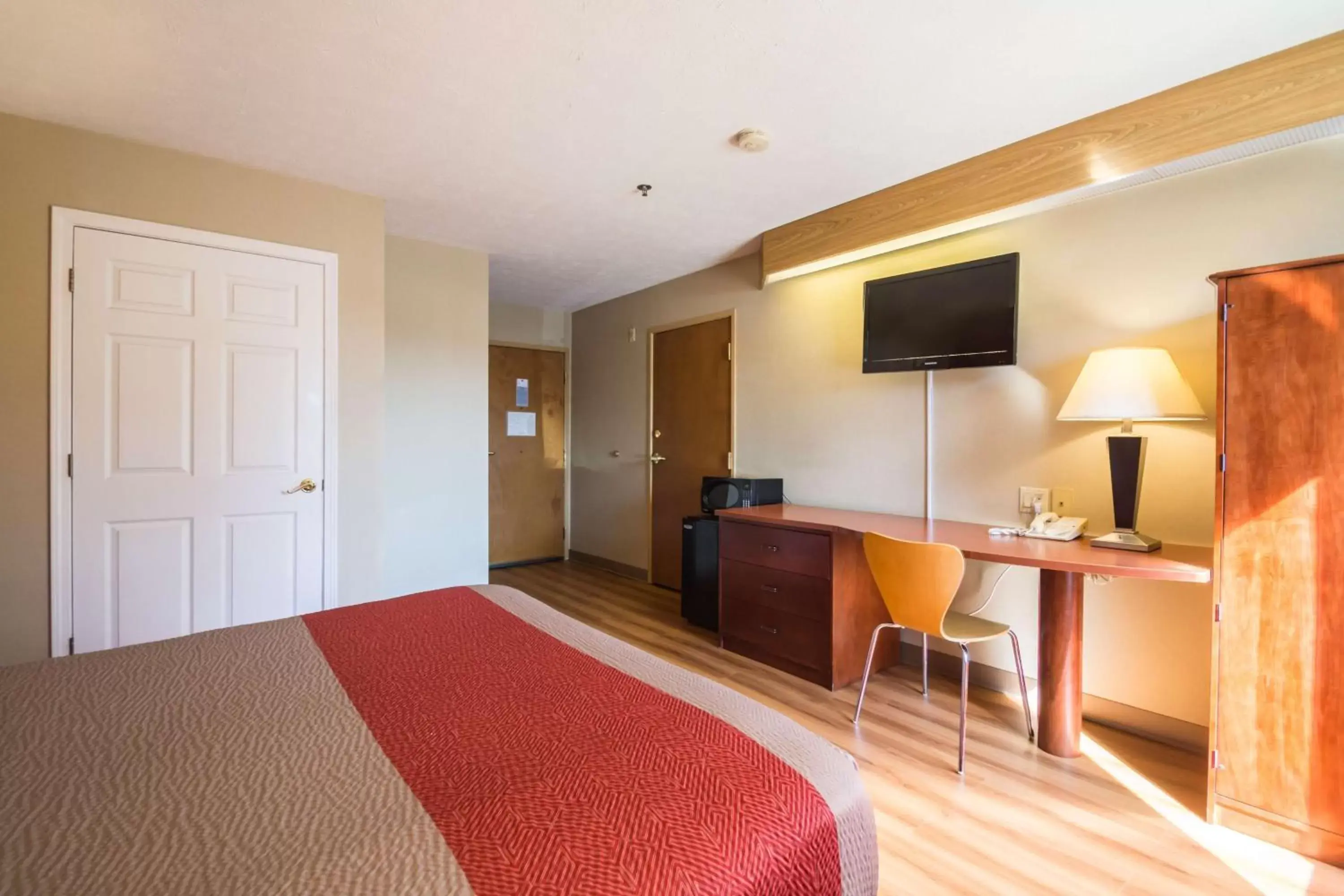 TV and multimedia, TV/Entertainment Center in Motel 6-Indianapolis, IN - Airport