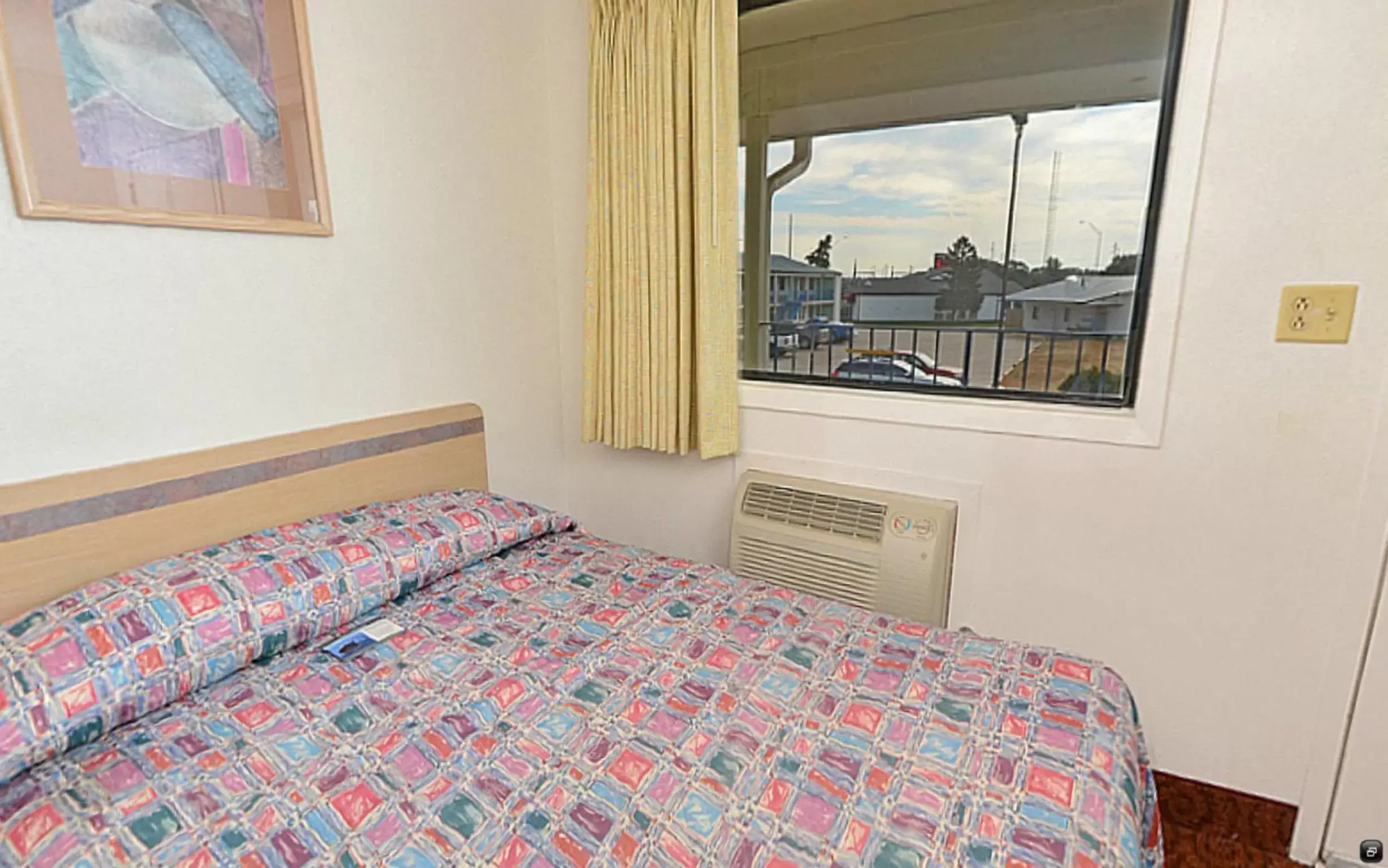 Queen Room with Two Queen Beds - Non-Smoking in Americas Best Value Inn - Lincoln