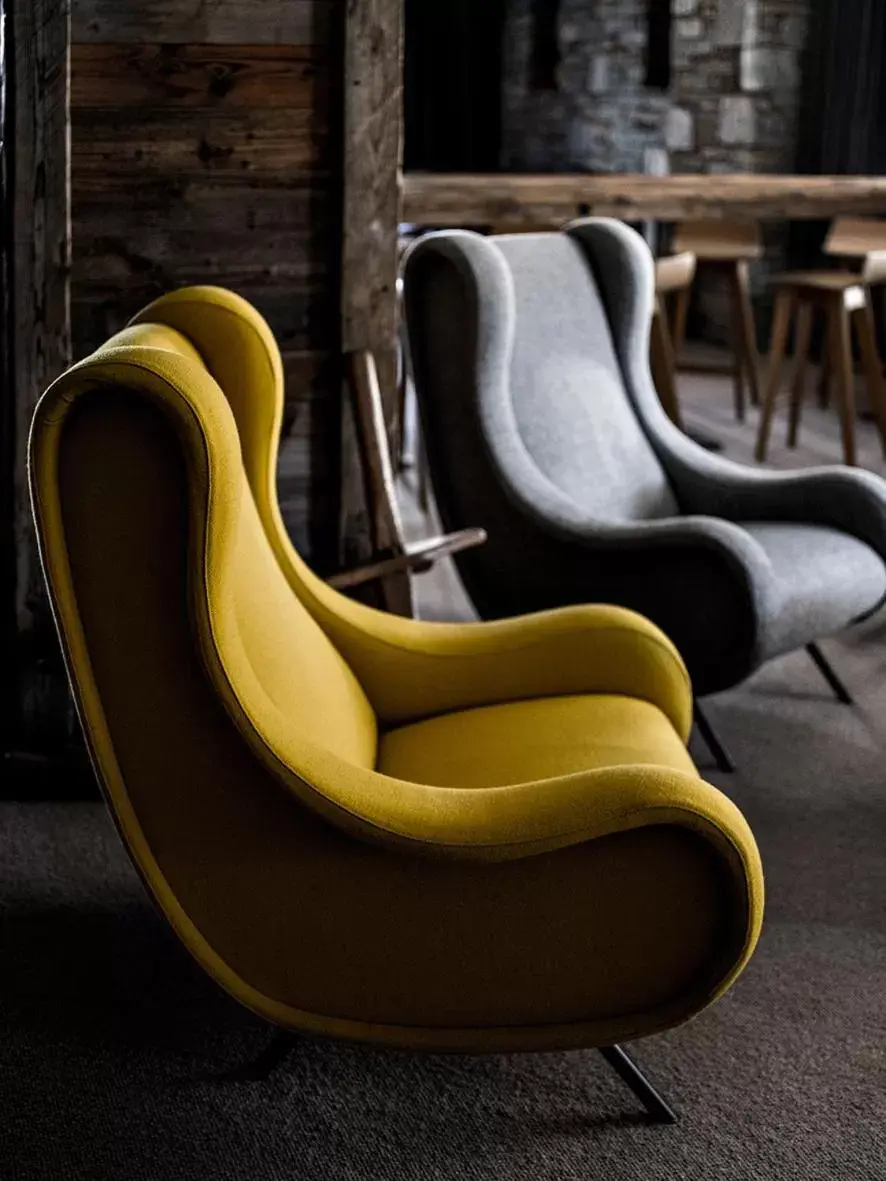 Seating area, Lounge/Bar in Les Trois Vallées, a Beaumier hotel