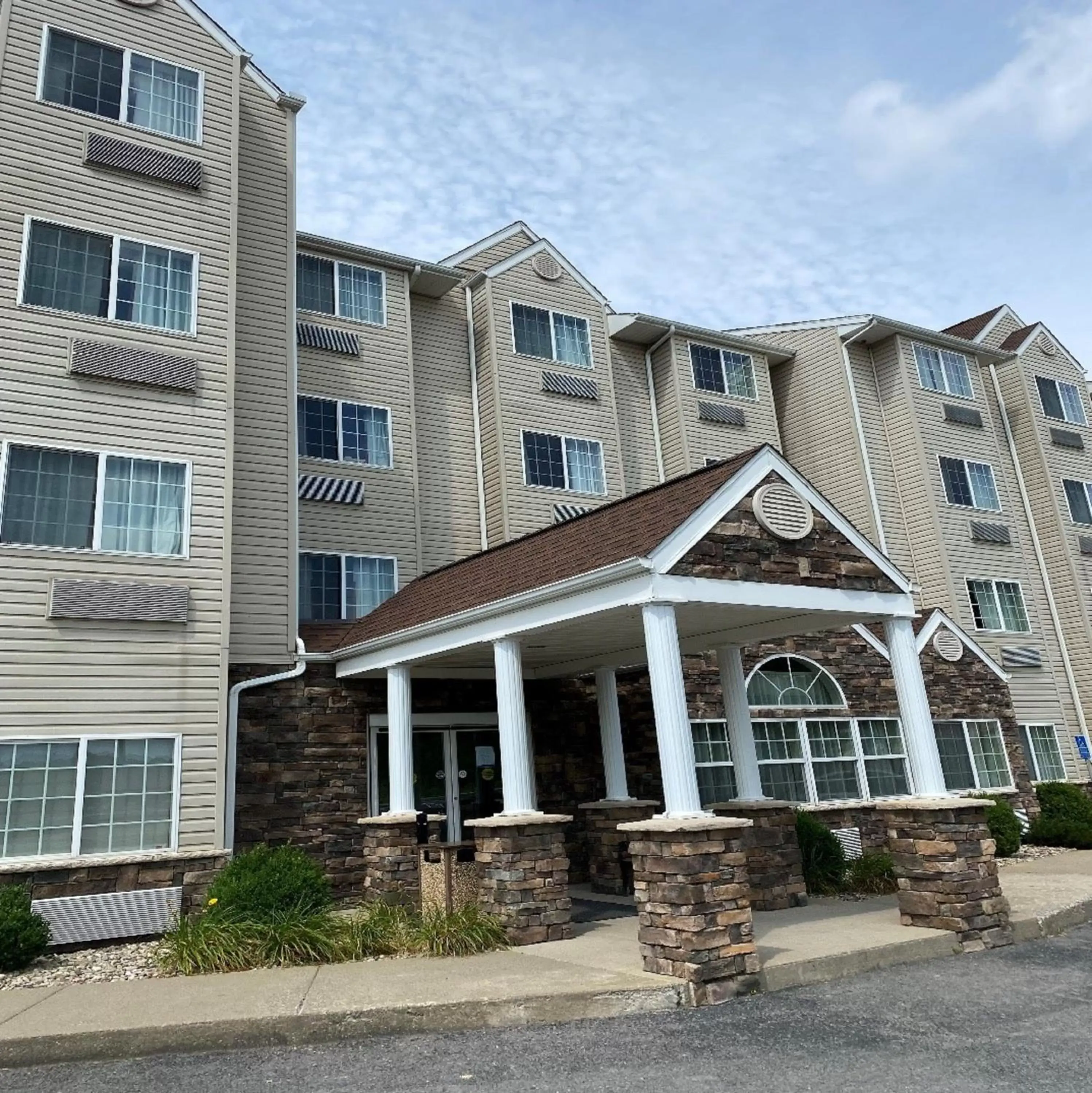 Facade/entrance, Property Building in SureStay Plus Hotel by Best Western Morgantown