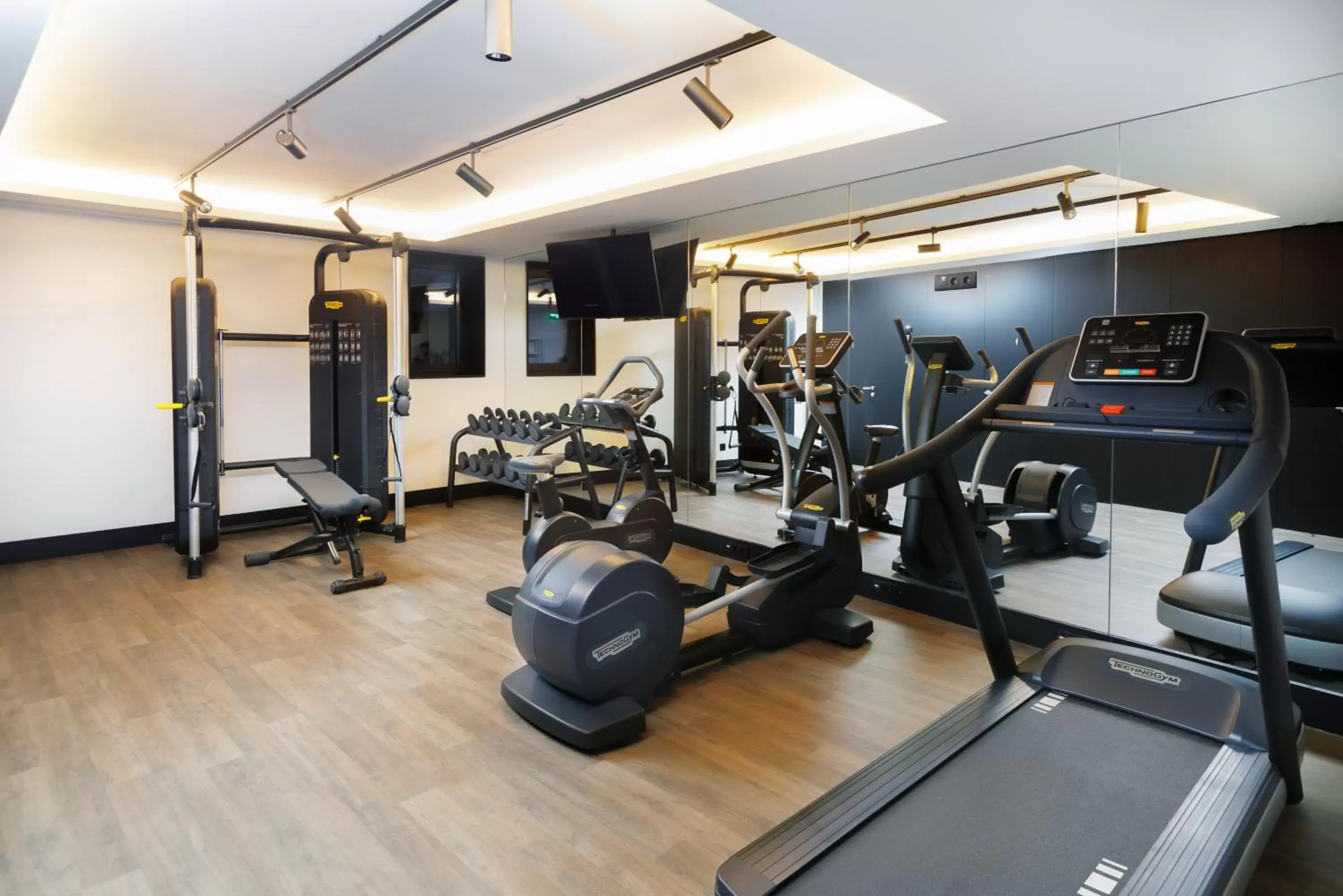 Sports, Fitness Center/Facilities in Mercure Porto Centro Aliados