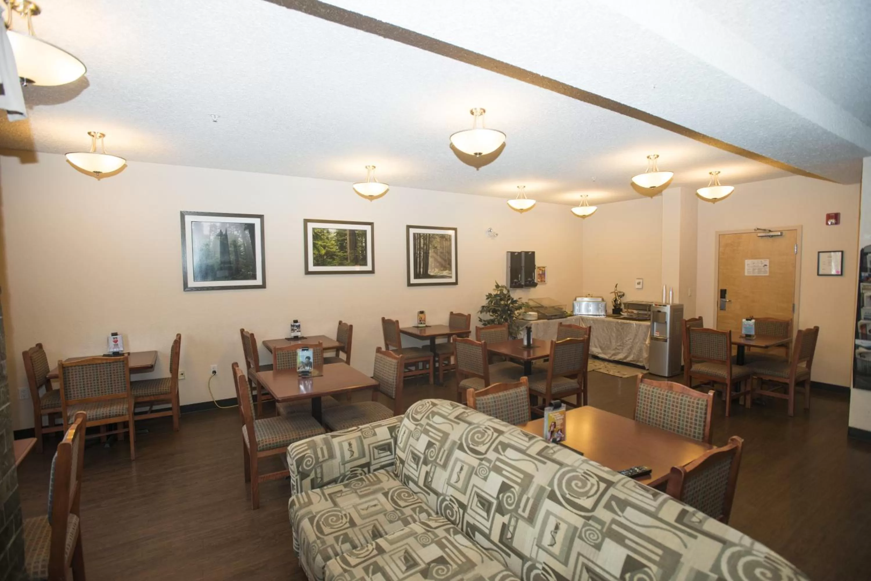 Lakeview Inns & Suites - Chetwynd