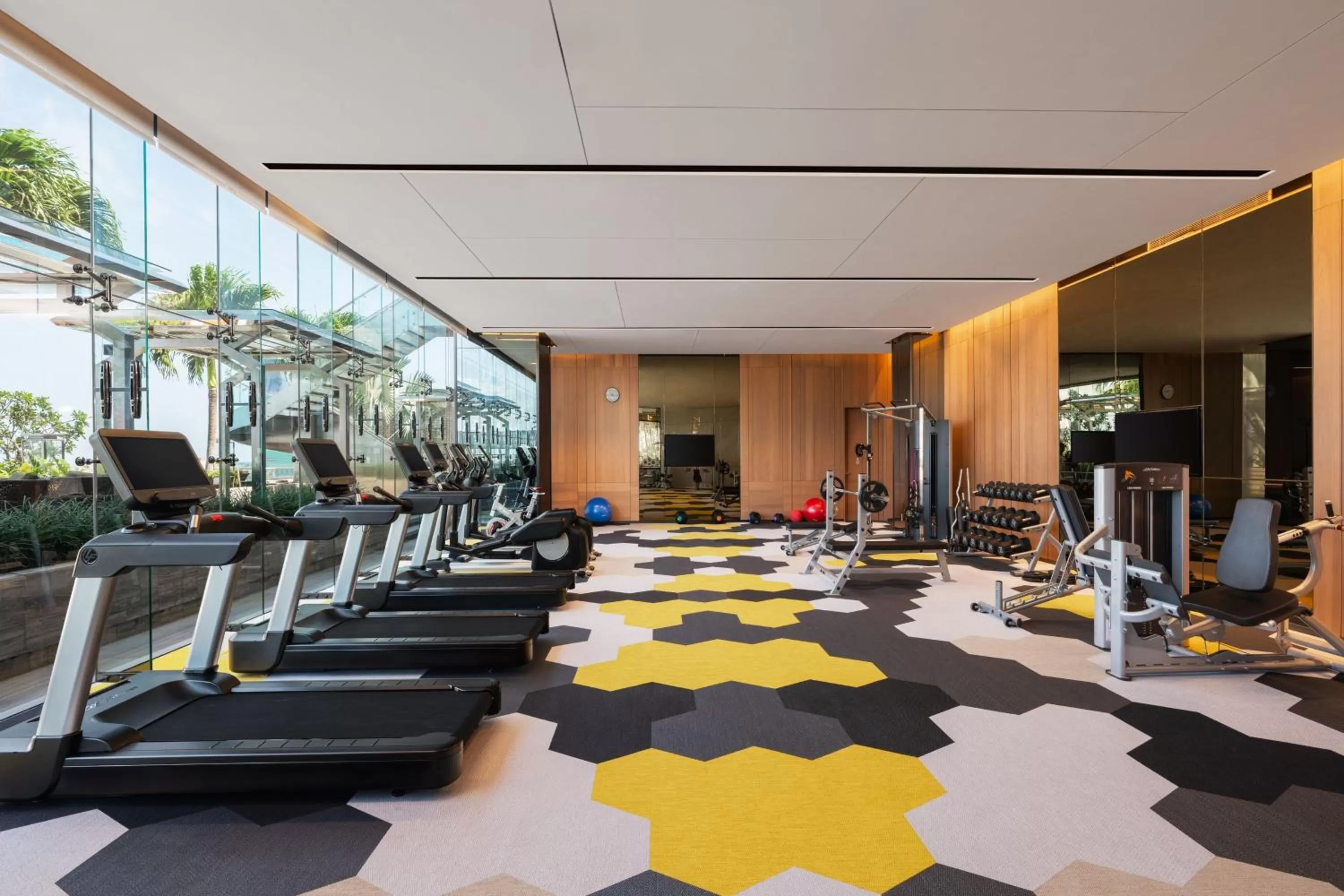 Fitness centre/facilities in Courtyard by Marriott Colombo