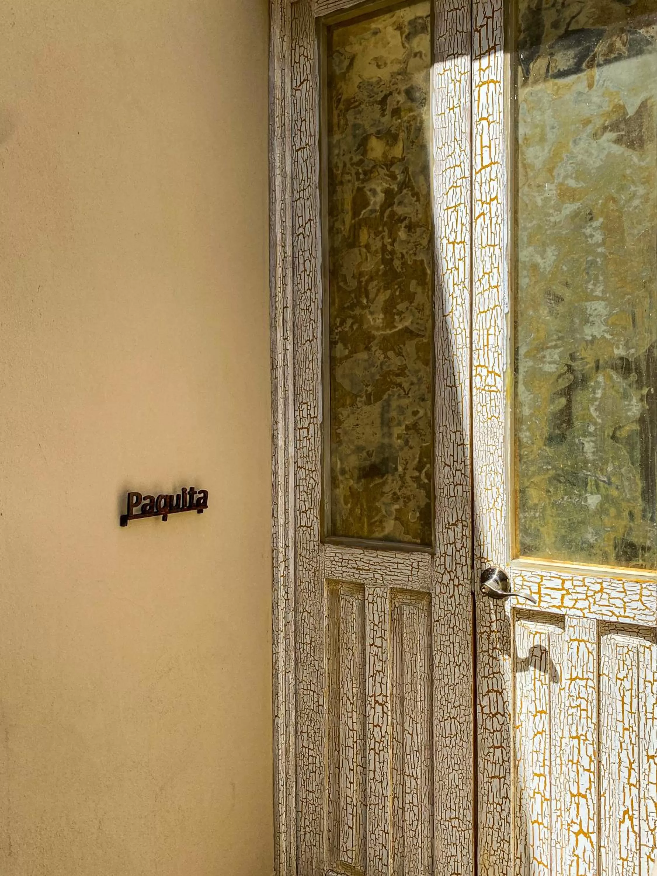 Text overlay in Hotel Nena Centro