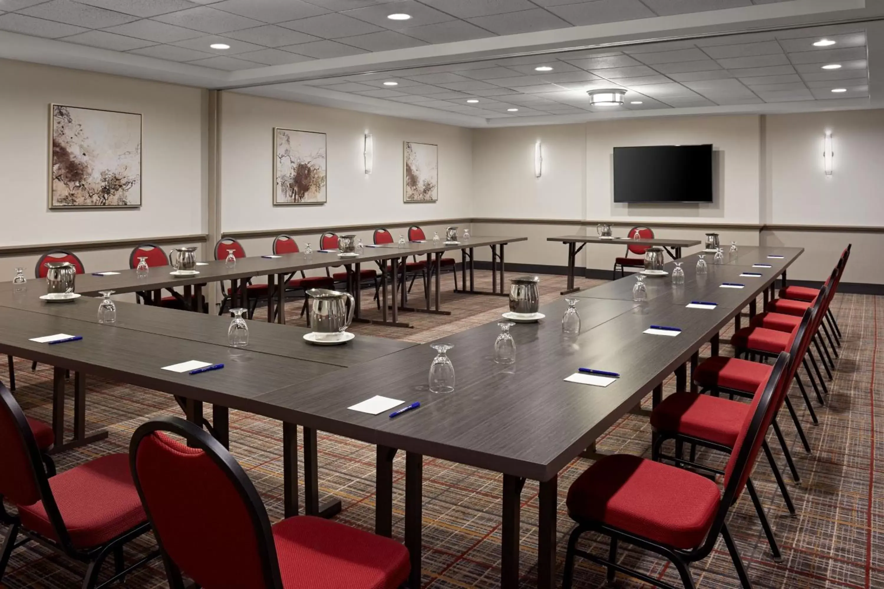 Meeting/conference room in Delta Hotels by Marriott Sherbrooke Conference Centre