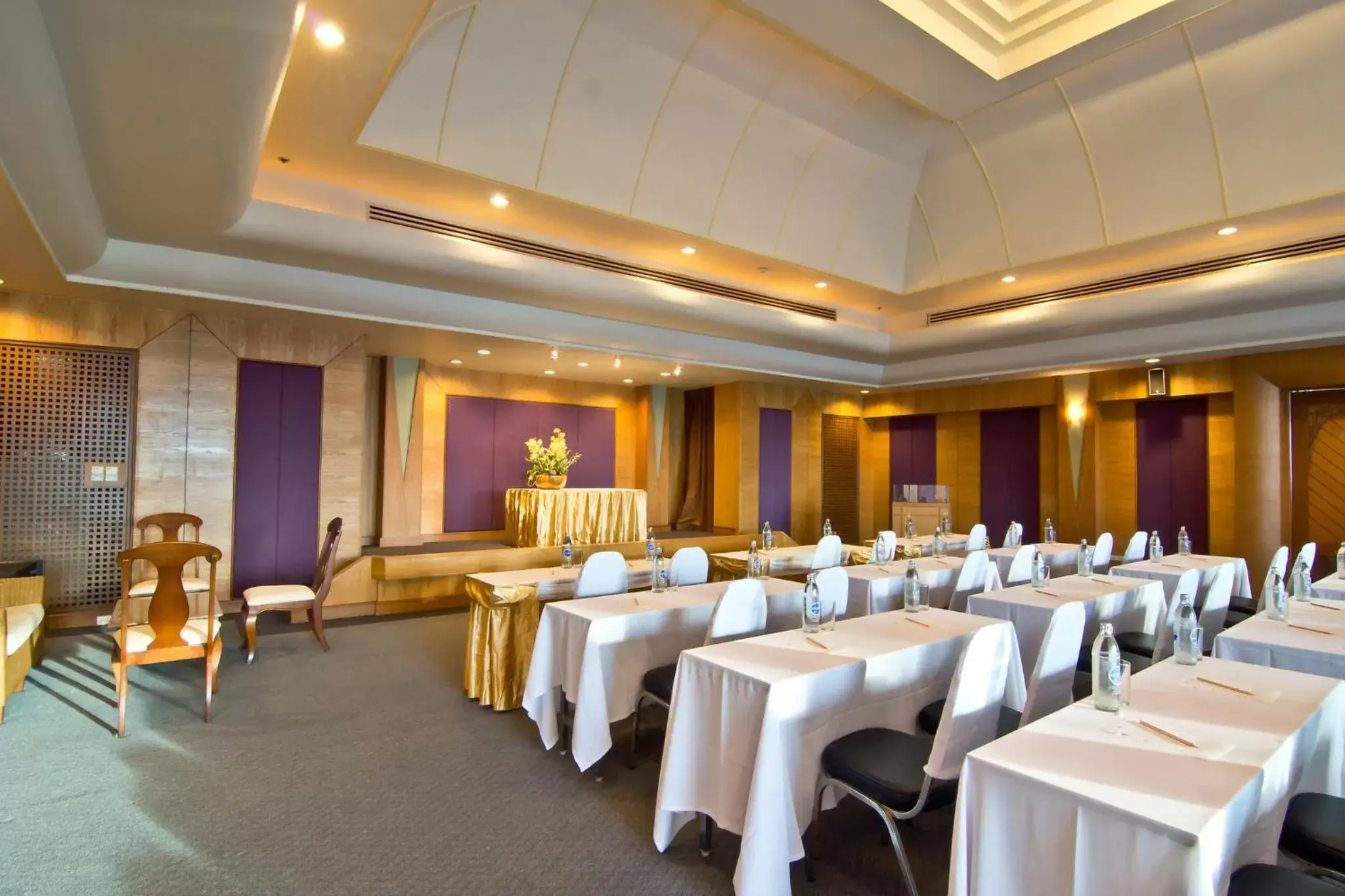 Meeting/conference room, Banquet Facilities in Sunshine Vista Hotel - SHA Plus