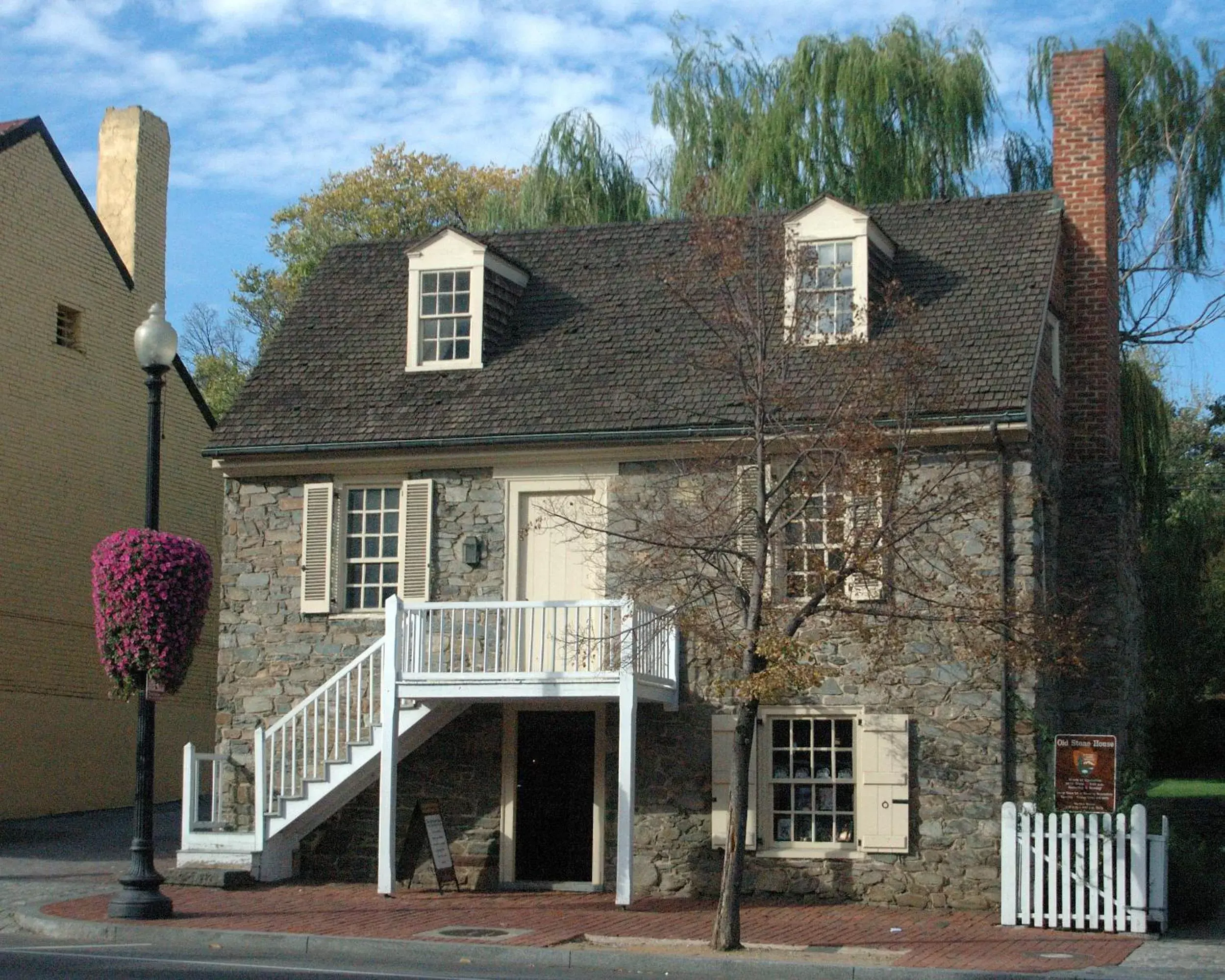 Property building, Facade/Entrance in Georgetown Inn