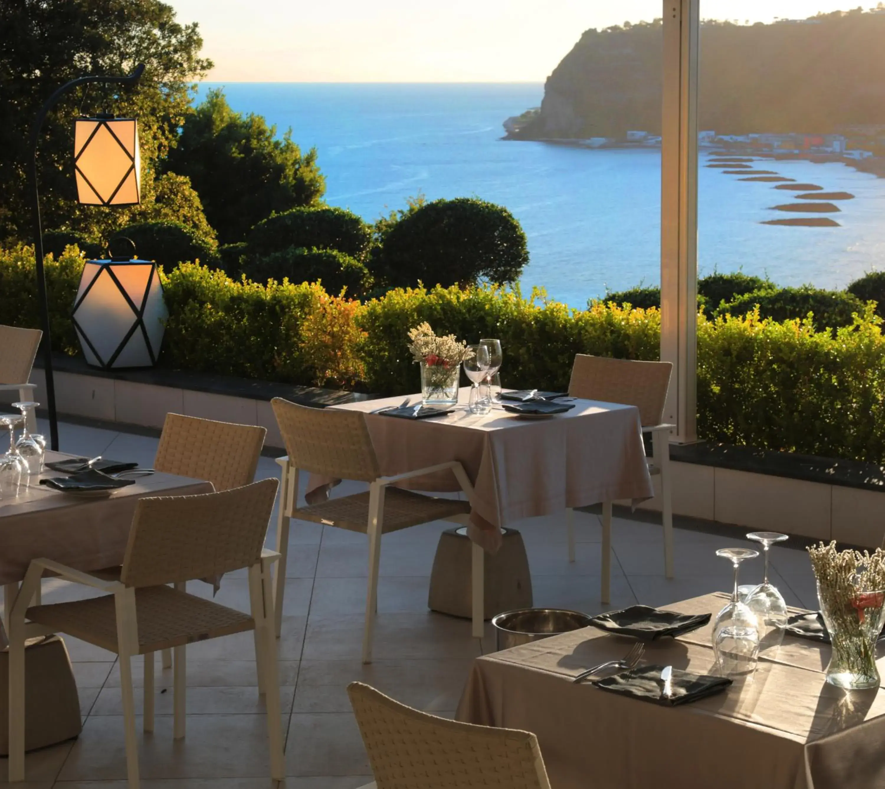Restaurant/places to eat in Hotel Cala Moresca Restaurant/places to eat in Hotel Cala Moresca