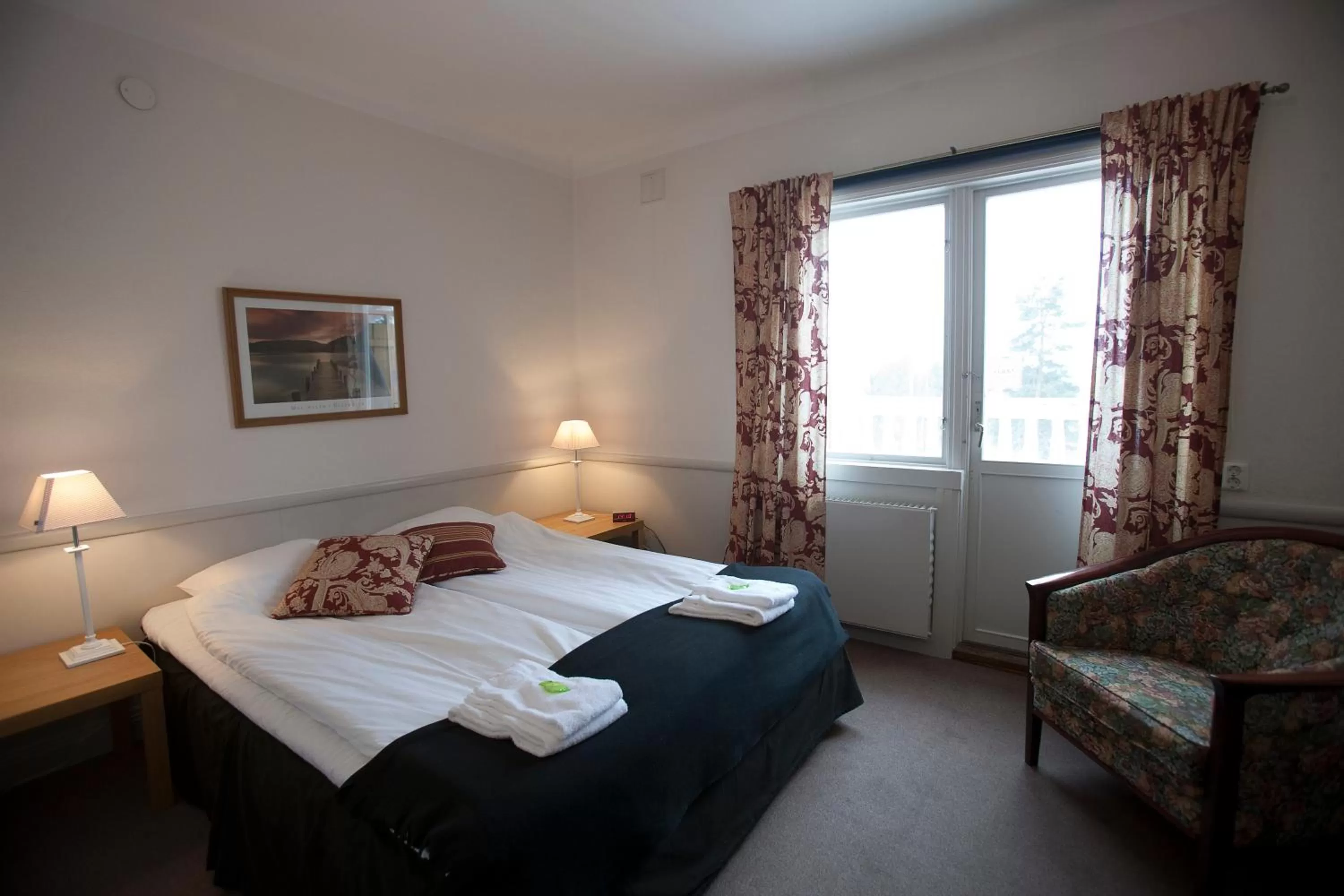 Day, Bed in Insjöns Hotell