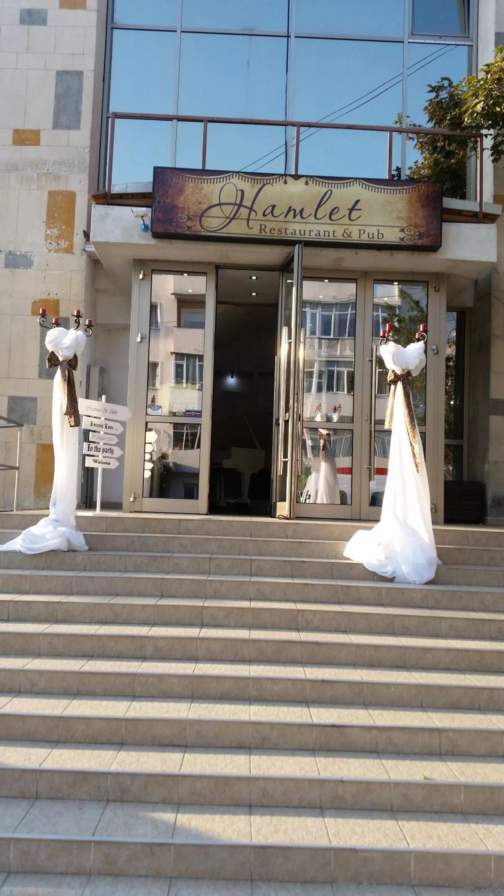 Facade/entrance in Hamlet Hotel