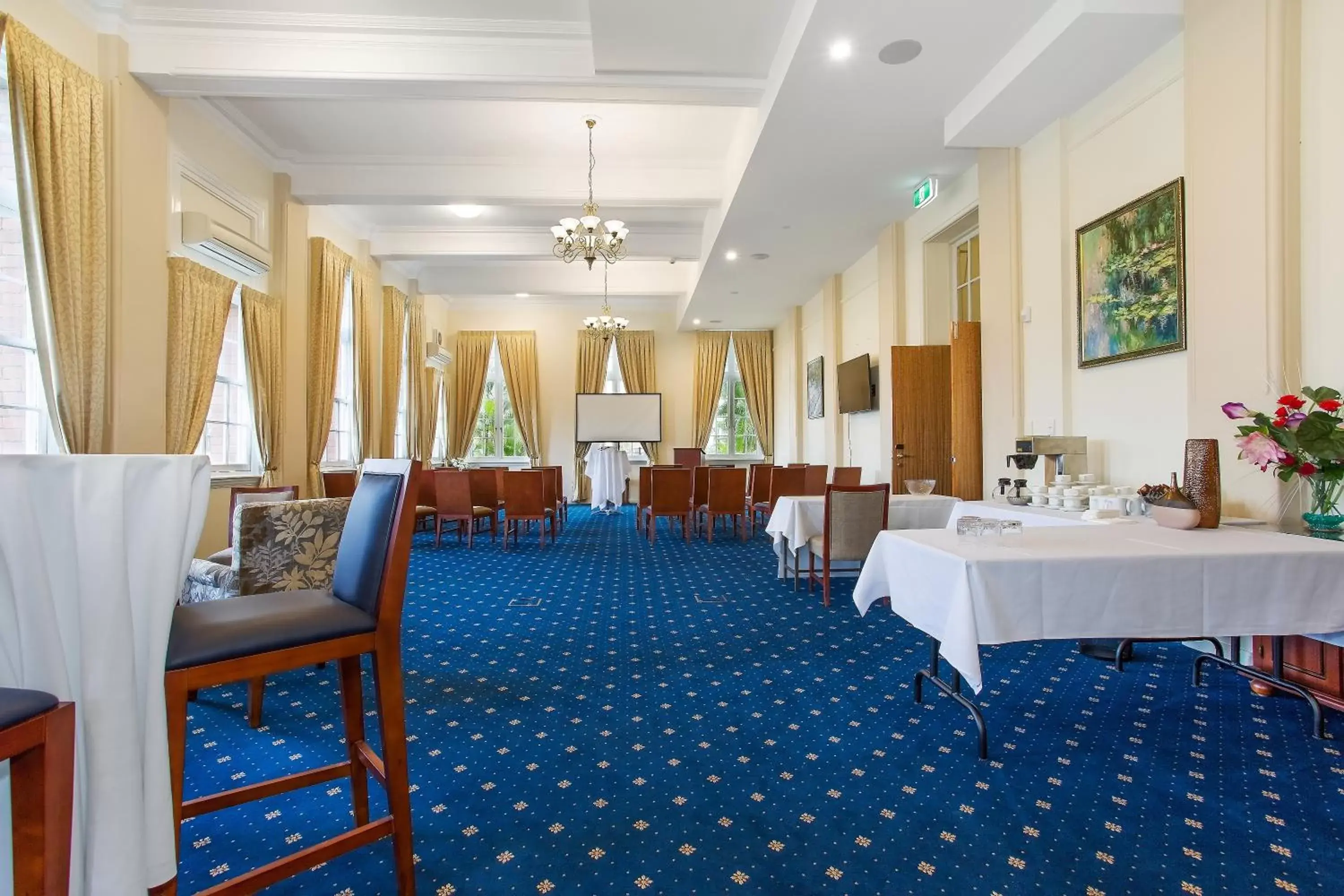 Meeting/conference room, Restaurant/Places to Eat in Quality Hotel Regent Rockhampton