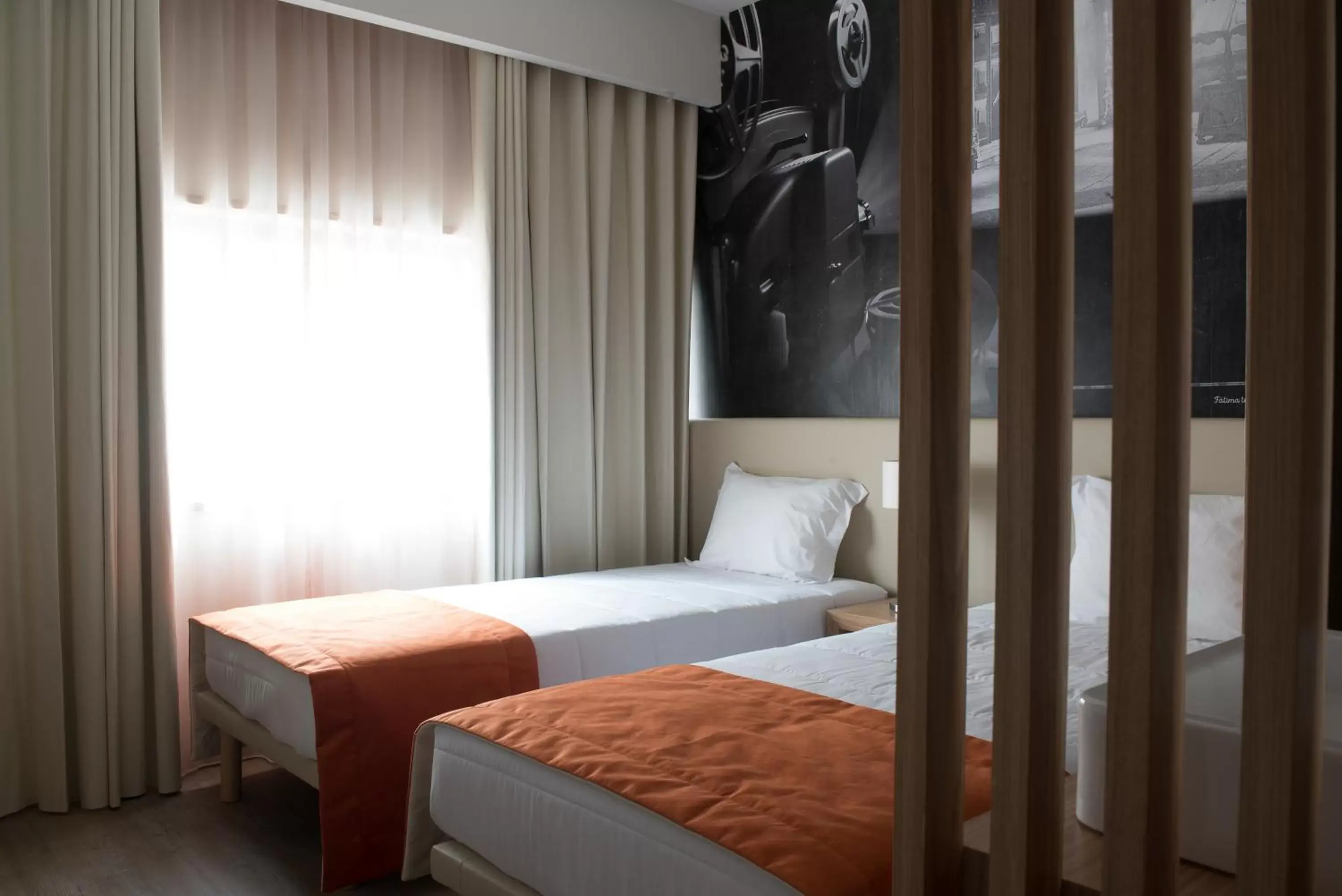 Photo of the whole room, Bed in Porto Coliseum Hotel