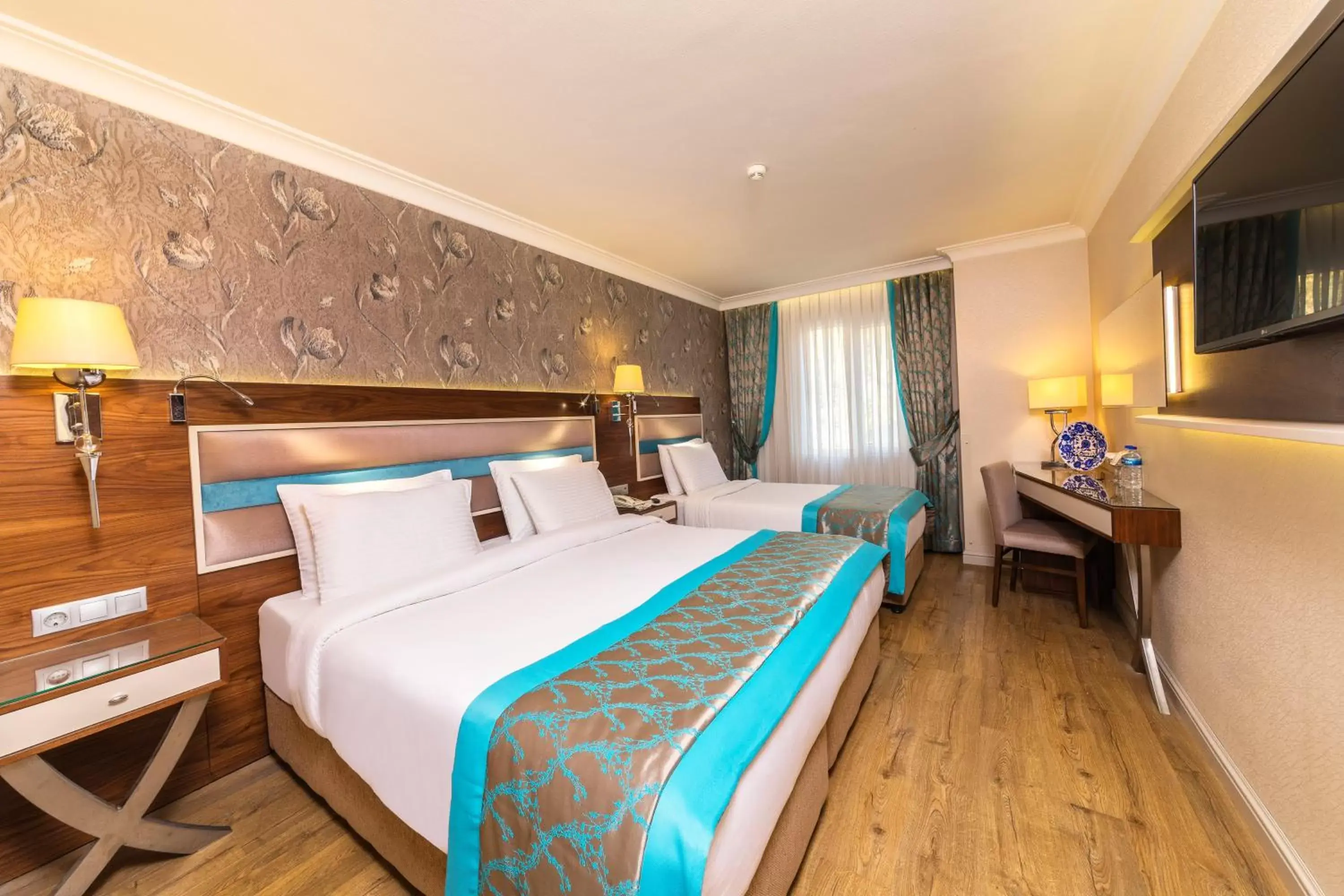 Superior Triple Room in Grand Yavuz Hotel Sultanahmet