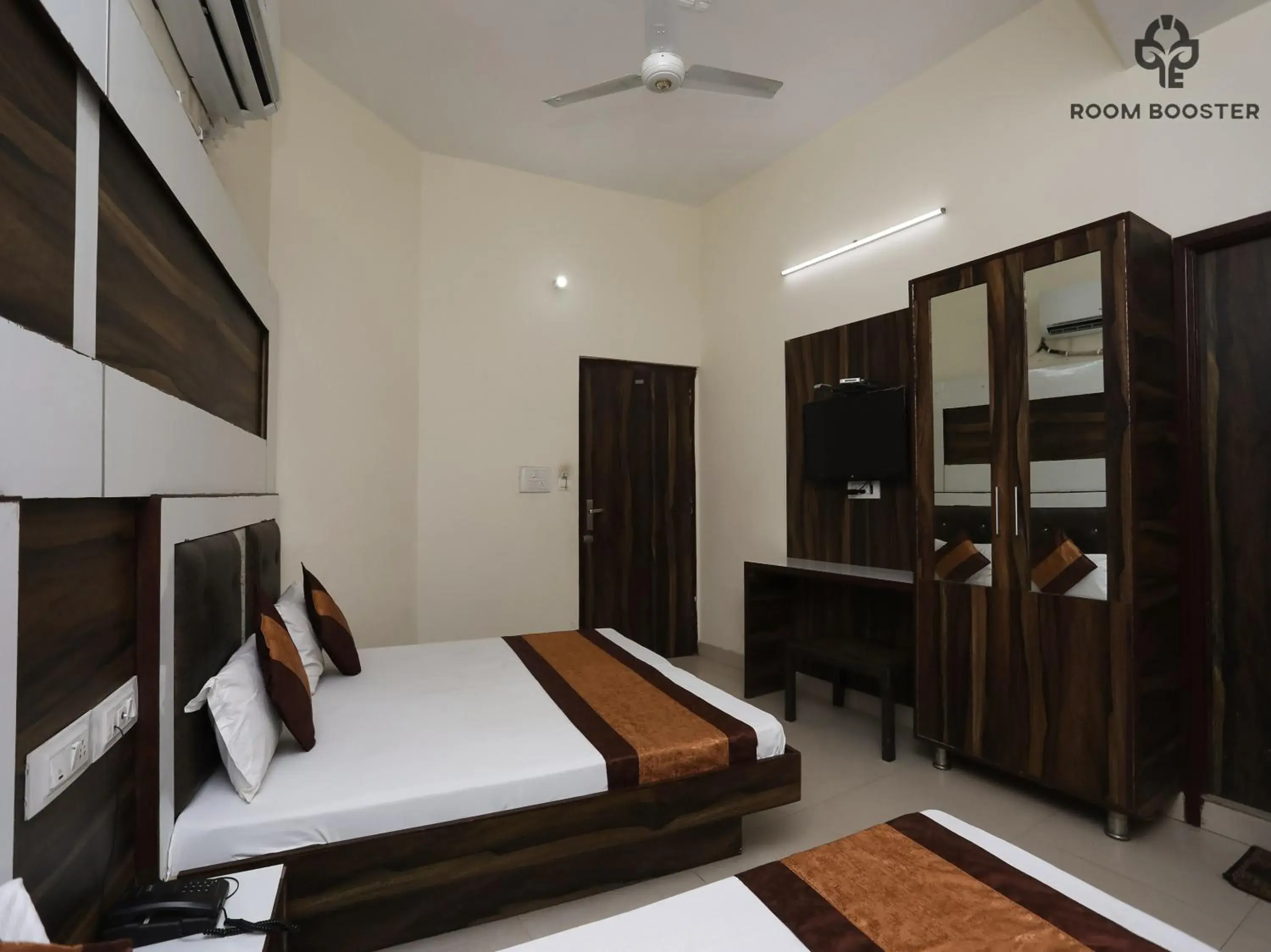 Hotel Sehmi's Best Rest Inn