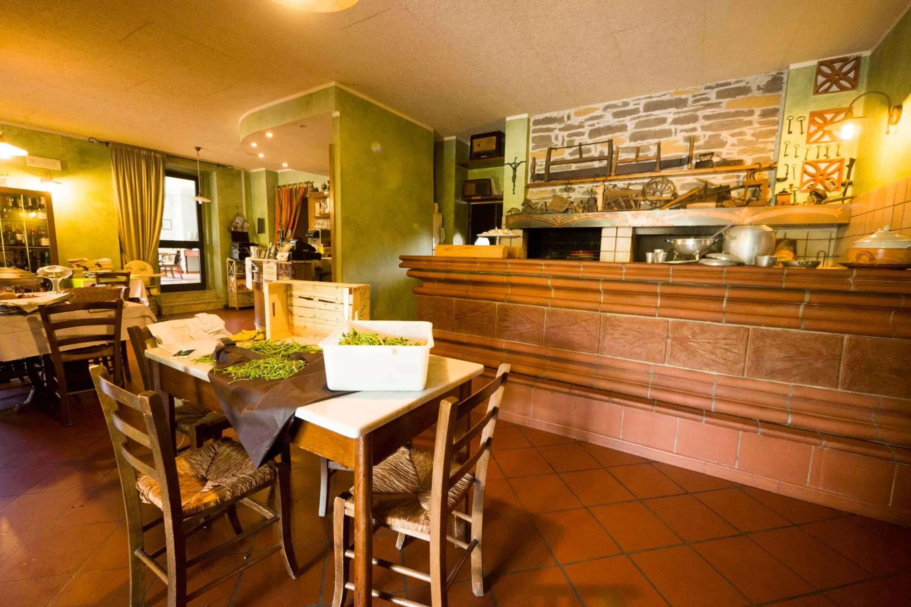 Restaurant/places to eat in Albergo Il Sicomoro