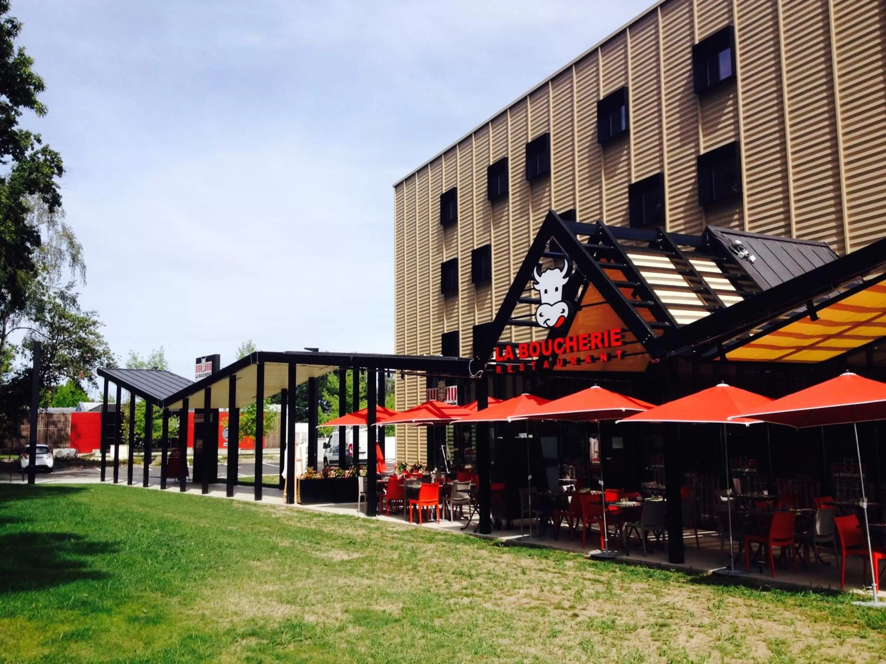 Restaurant/places to eat in Kyriad Prestige Pau – Palais des Sports