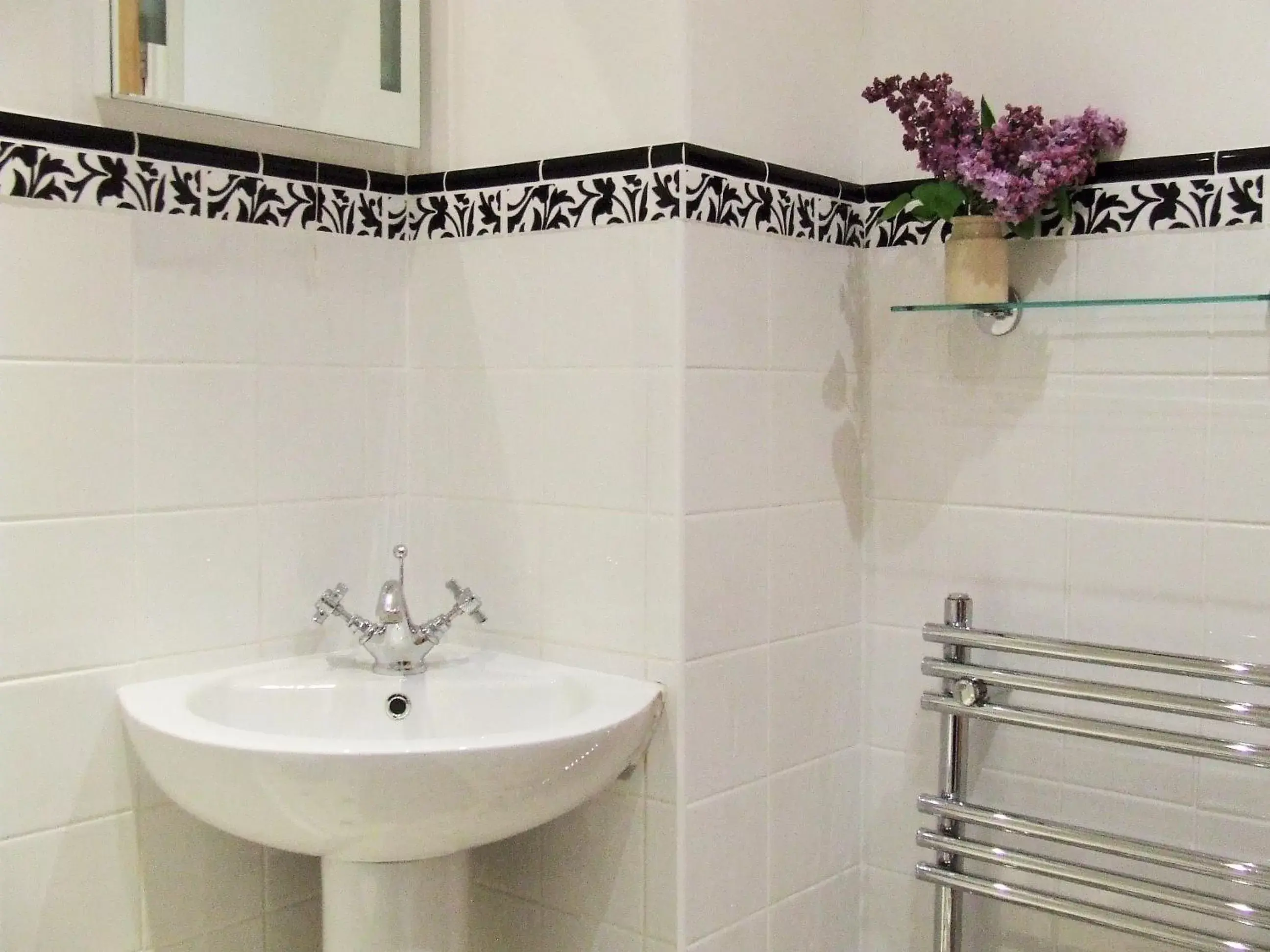 Bathroom in Lobhill Farmhouse Bed and Breakfast and Self Catering Accommodation