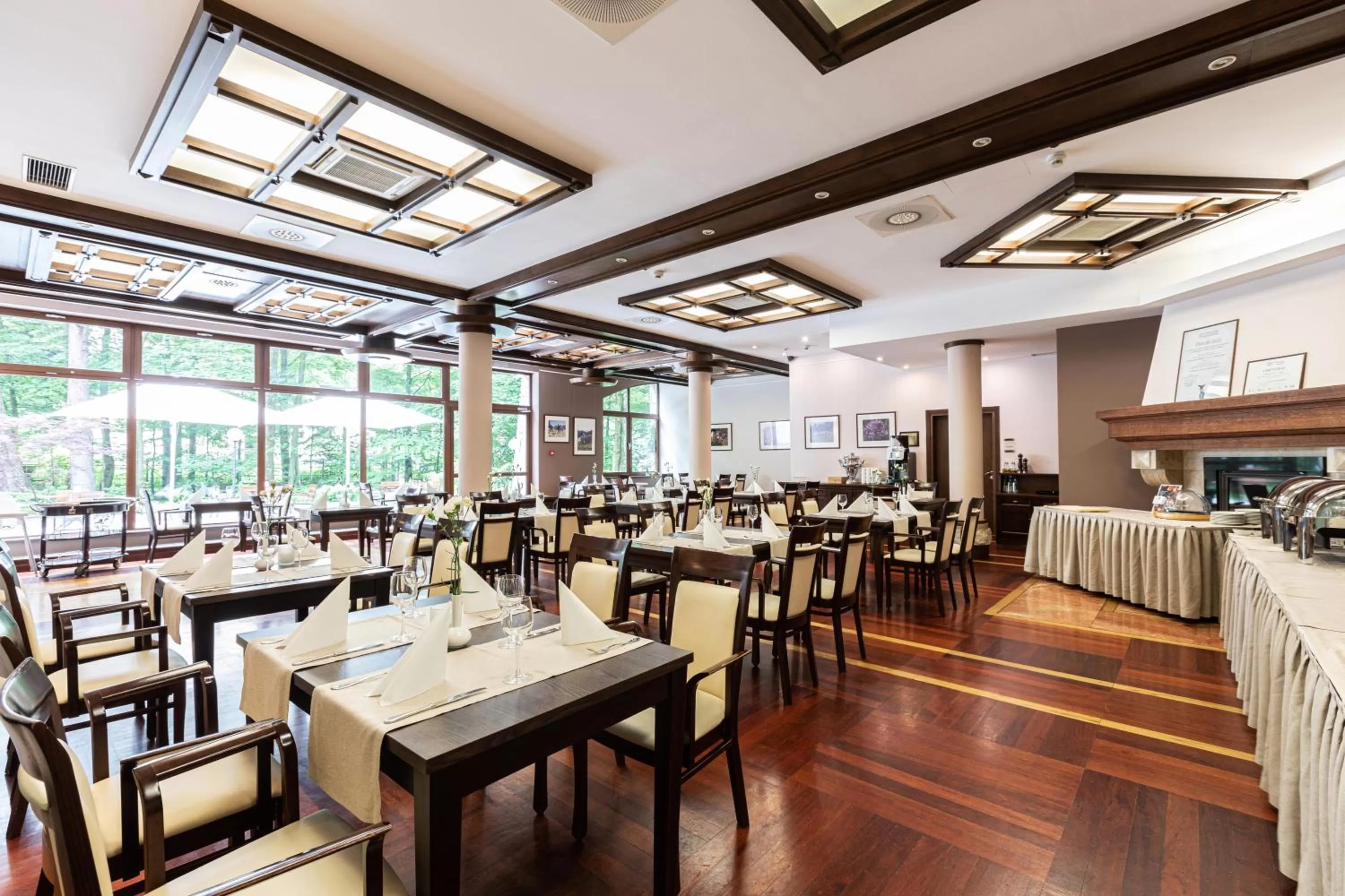 Property building in Hotel Crocus