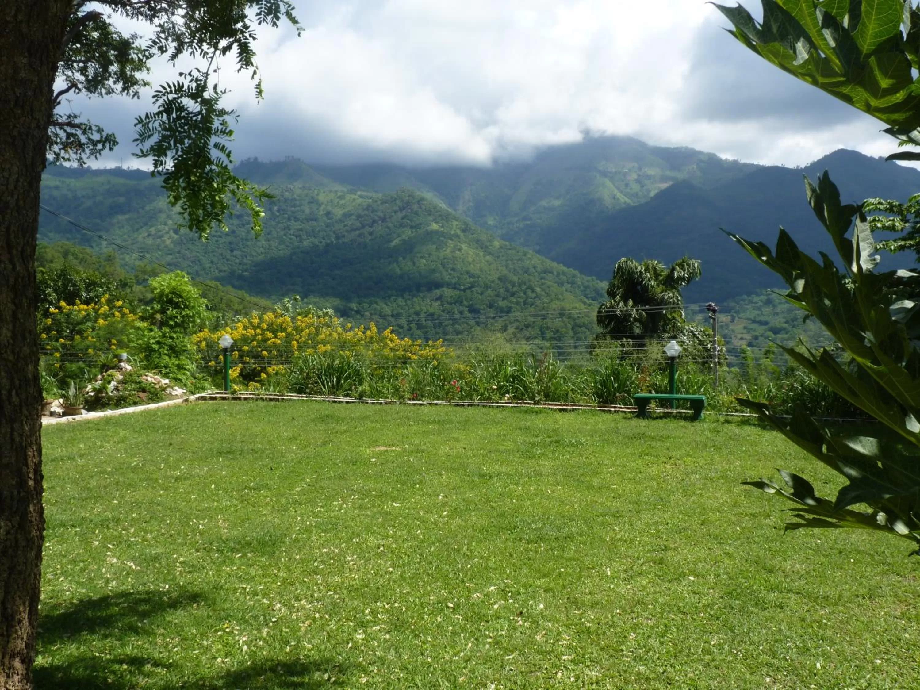 Garden, Mountain View in Feelin' good Resort