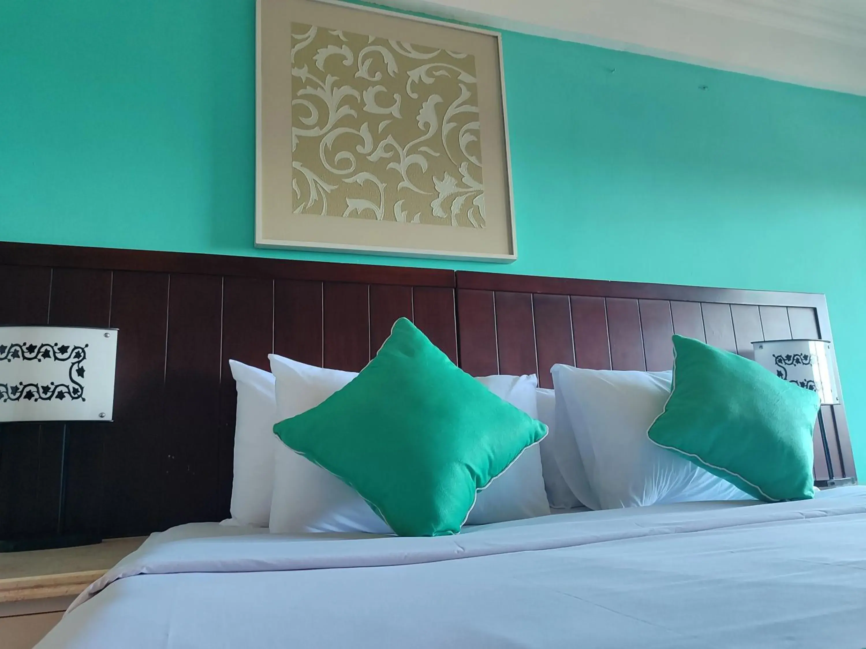 Bedroom, Bed in Maharani Beach Hotel