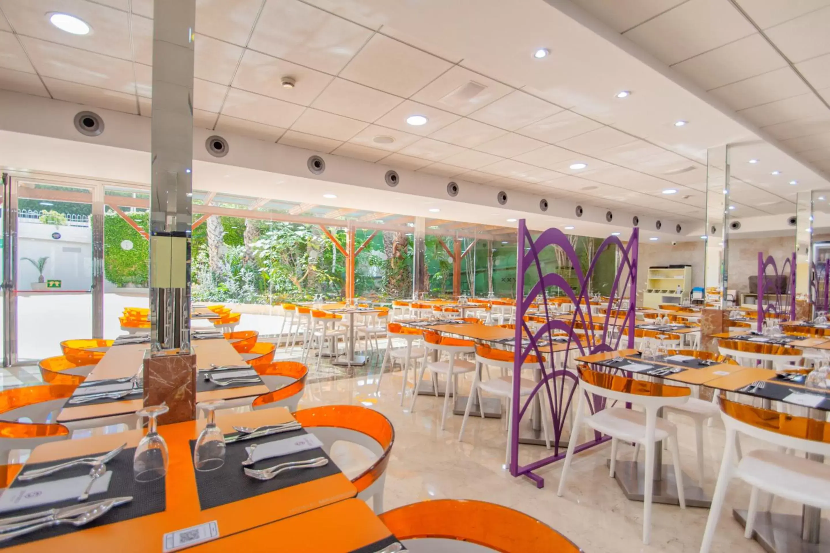 Restaurant/Places to Eat in Hotel Servigroup Venus