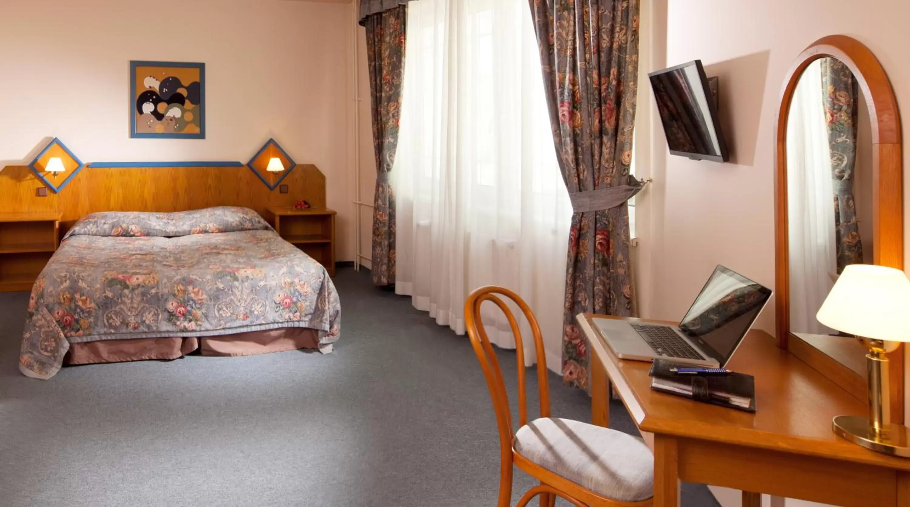 Bedroom, Bed in Hotel Concertino Zlatá Husa Bedroom, Bed in Hotel Concertino Zlatá Husa