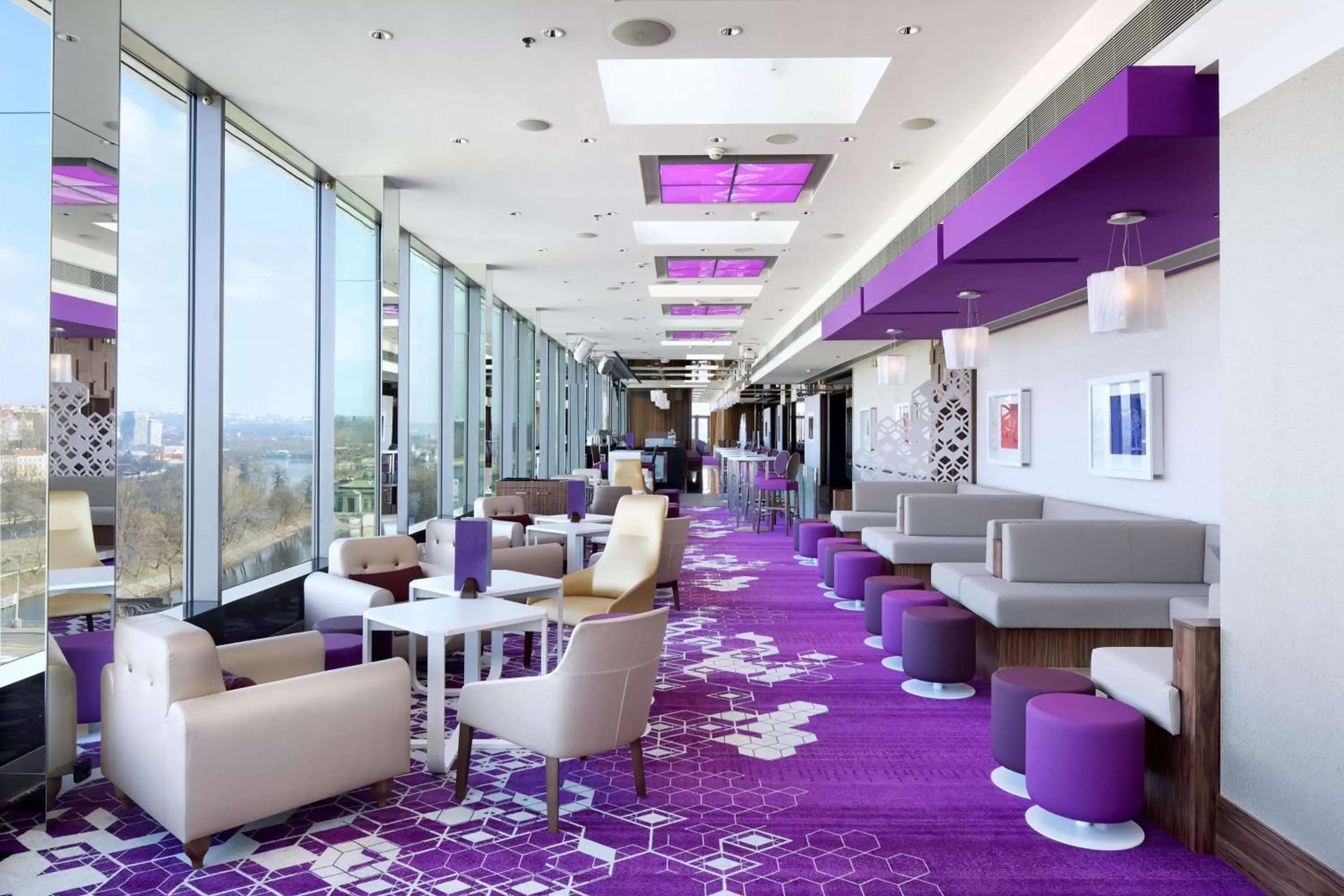 Lounge or bar in Hilton Prague Hotel