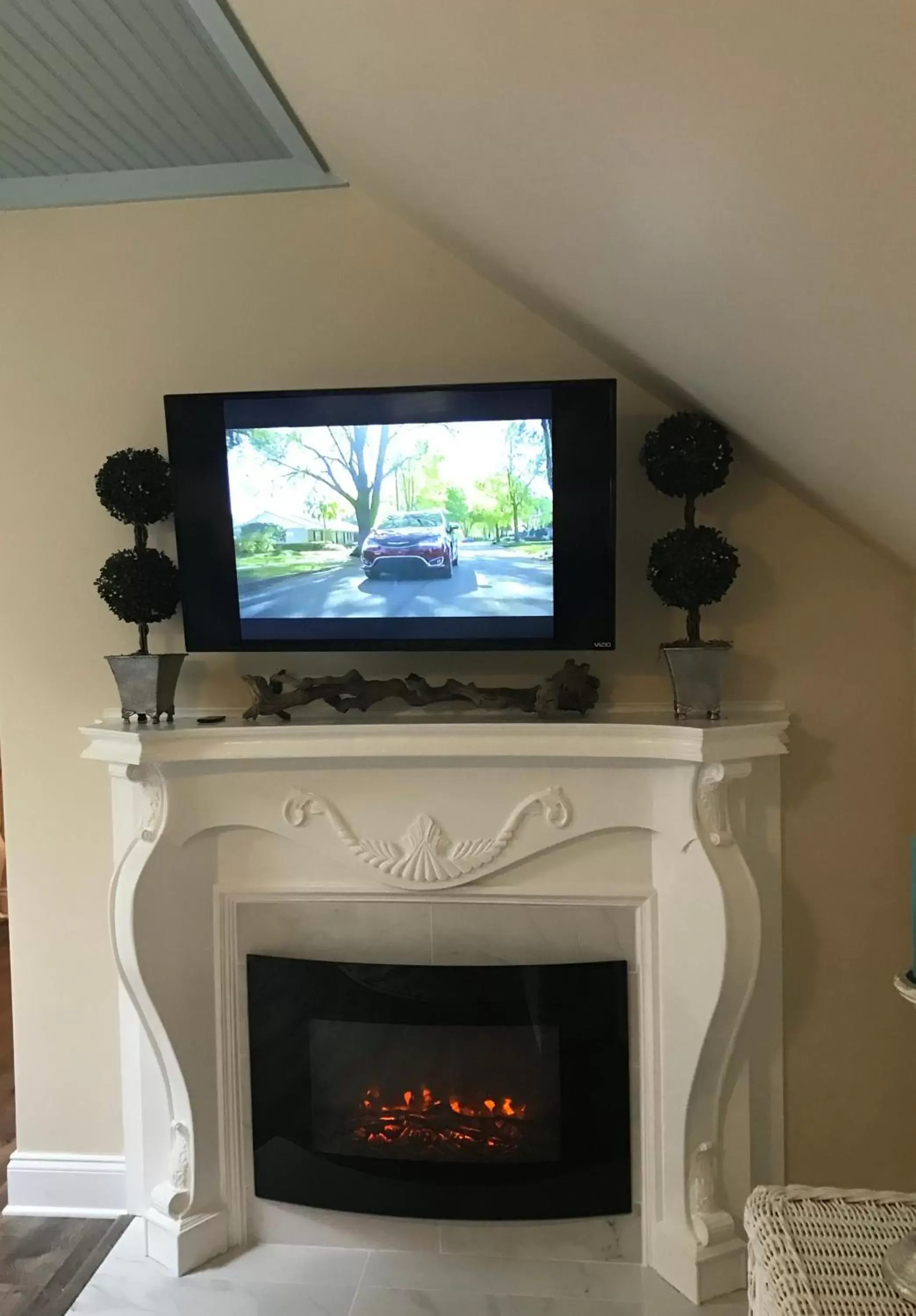 TV/Entertainment Center in Caroline's Bed and Breakfast