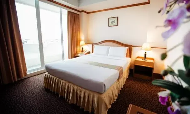 Bed in V.L. Hatyai Hotel