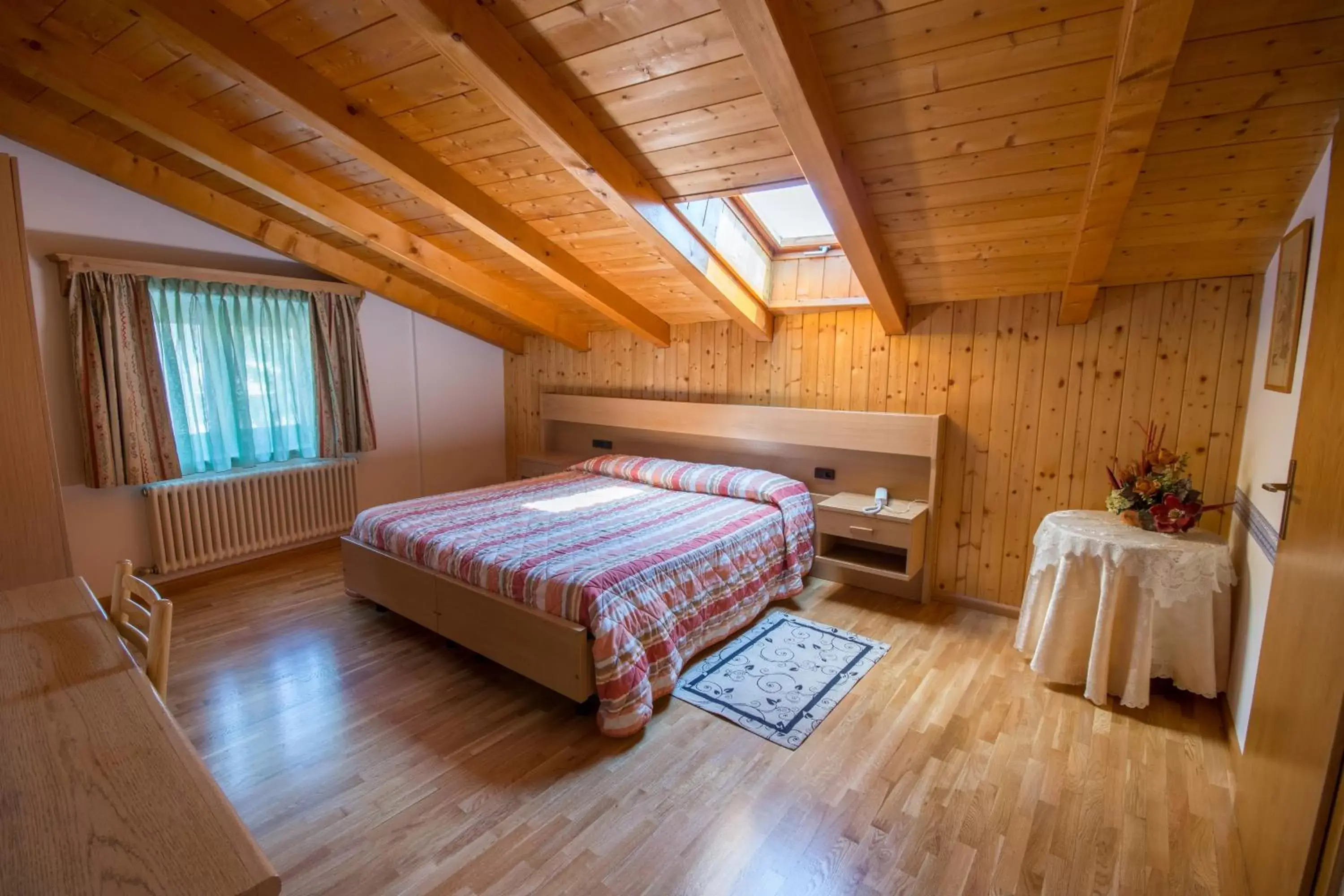 Photo of the whole room, Bed in Garni Castel Ferari