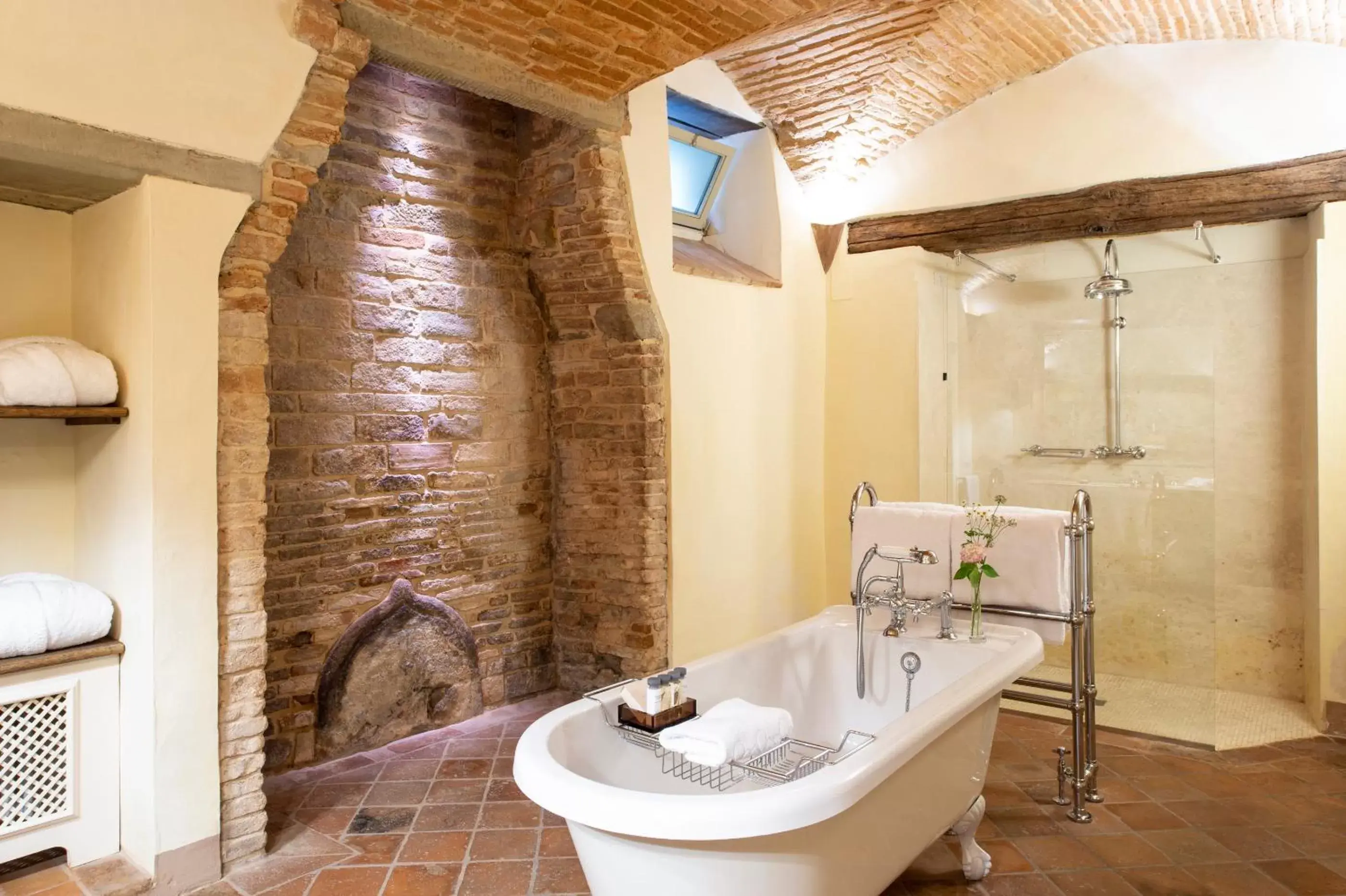Bathroom in Il Borro Relais & Châteaux