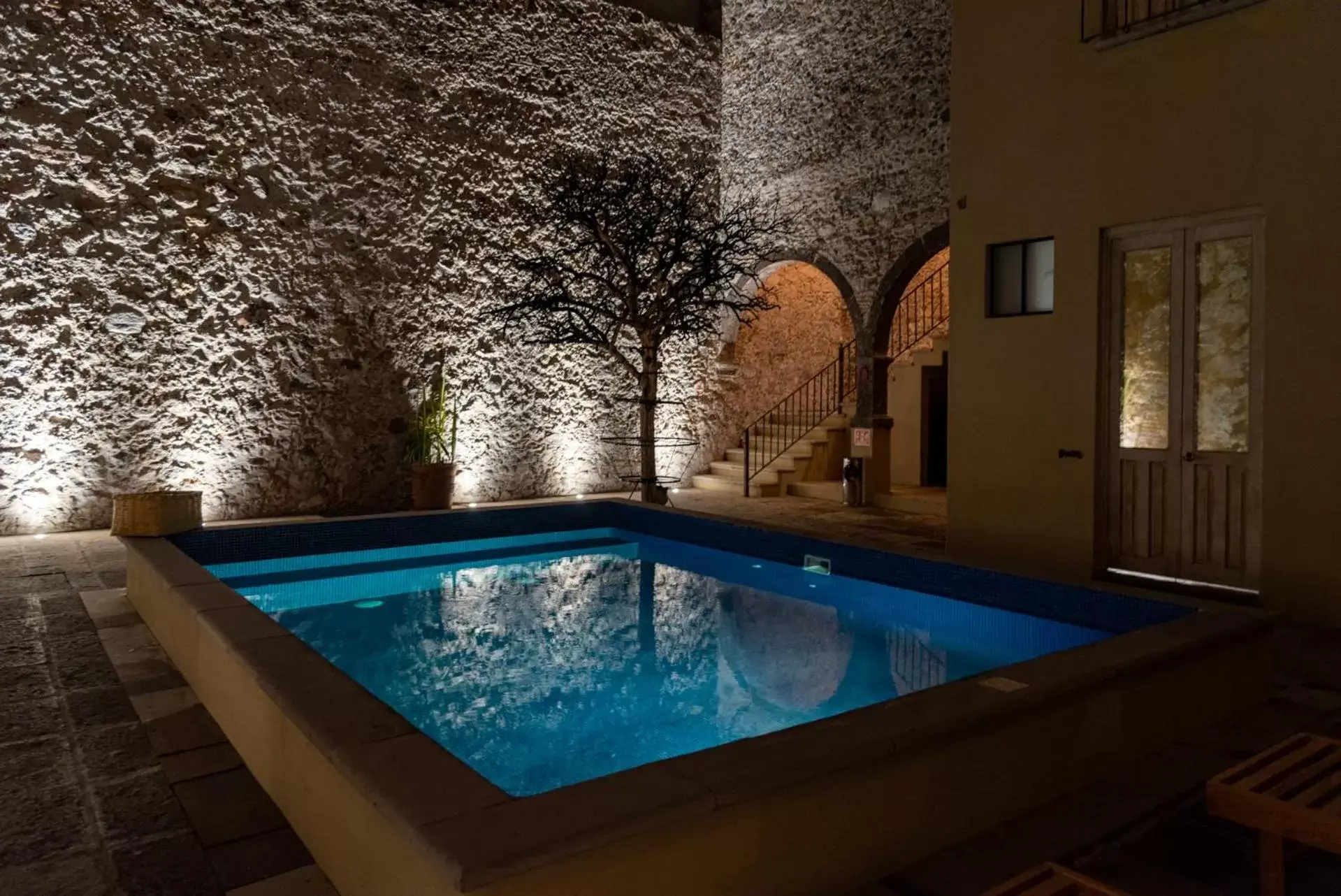 Swimming Pool in Hotel Nena Centro