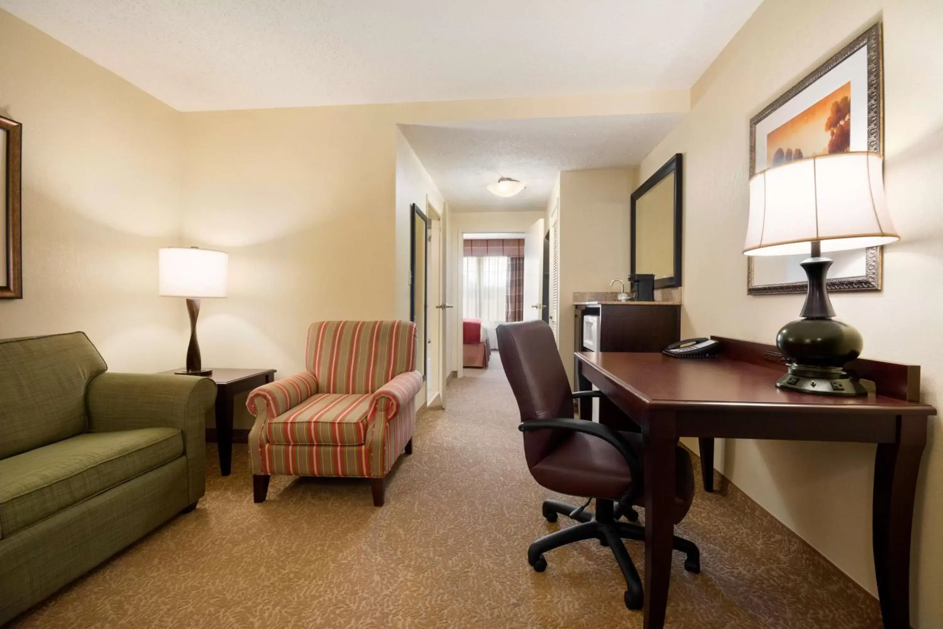 Photo of the whole room, Seating Area in Country Inn & Suites by Radisson, Norcross, GA