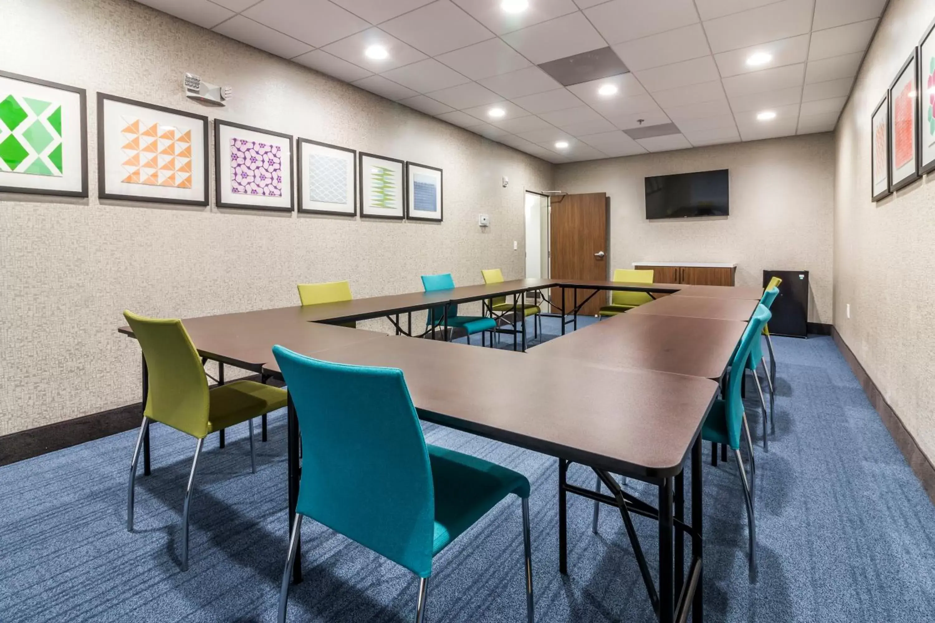 Meeting/conference room in Holiday Inn Express - Villa Rica, an IHG Hotel