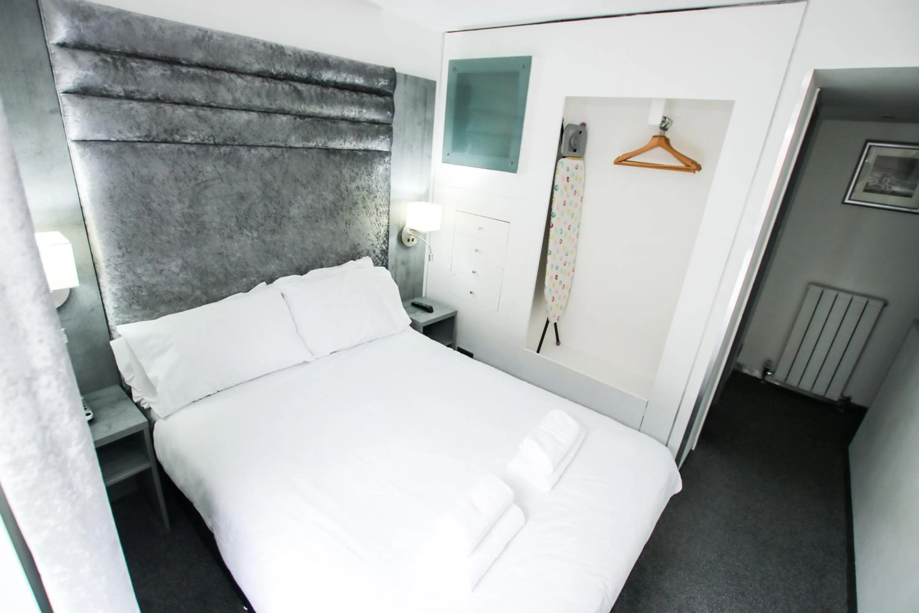 Bed in Brunswick Merchant City Hotel