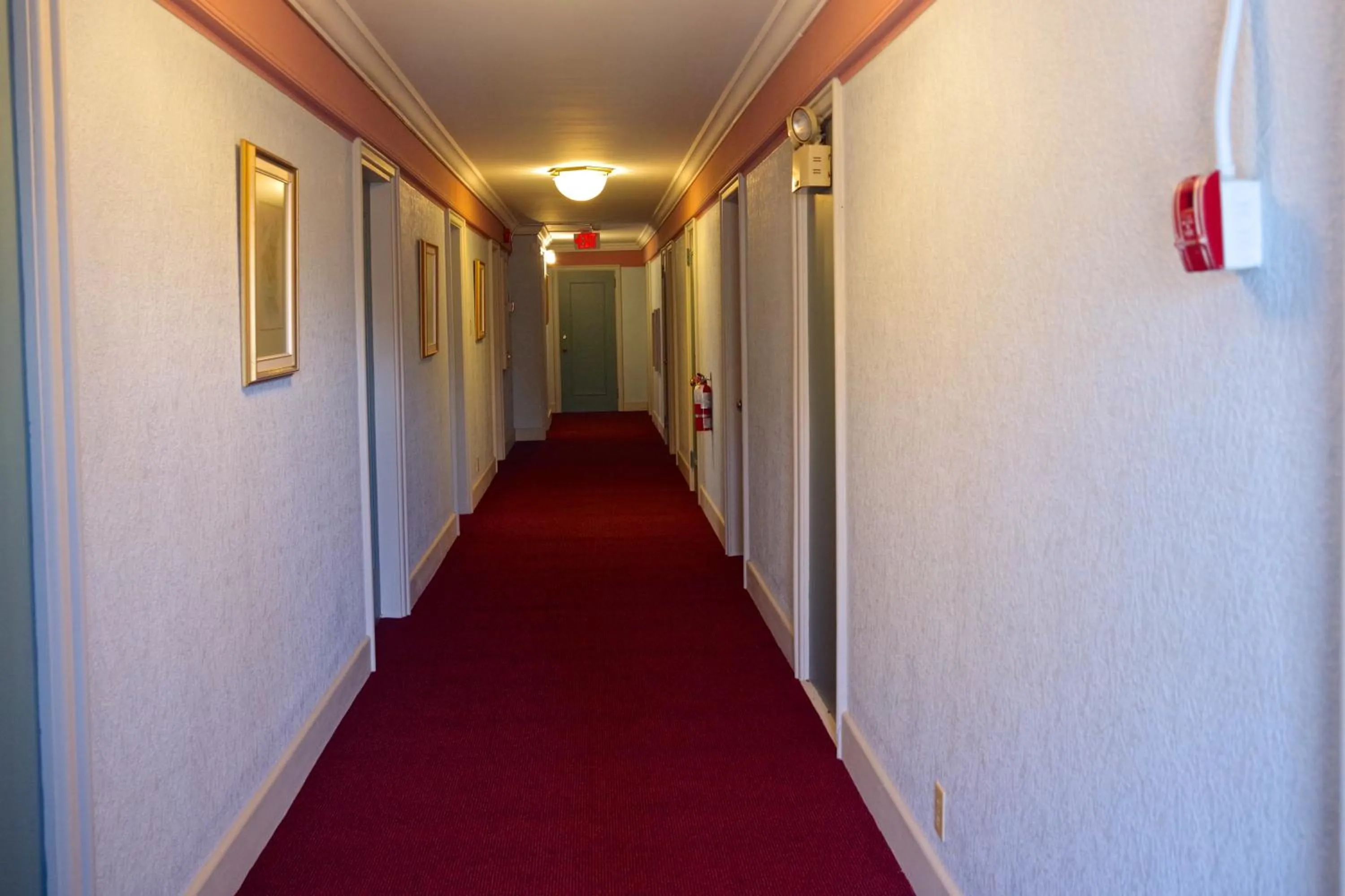 Property building in Braeside Country Inn