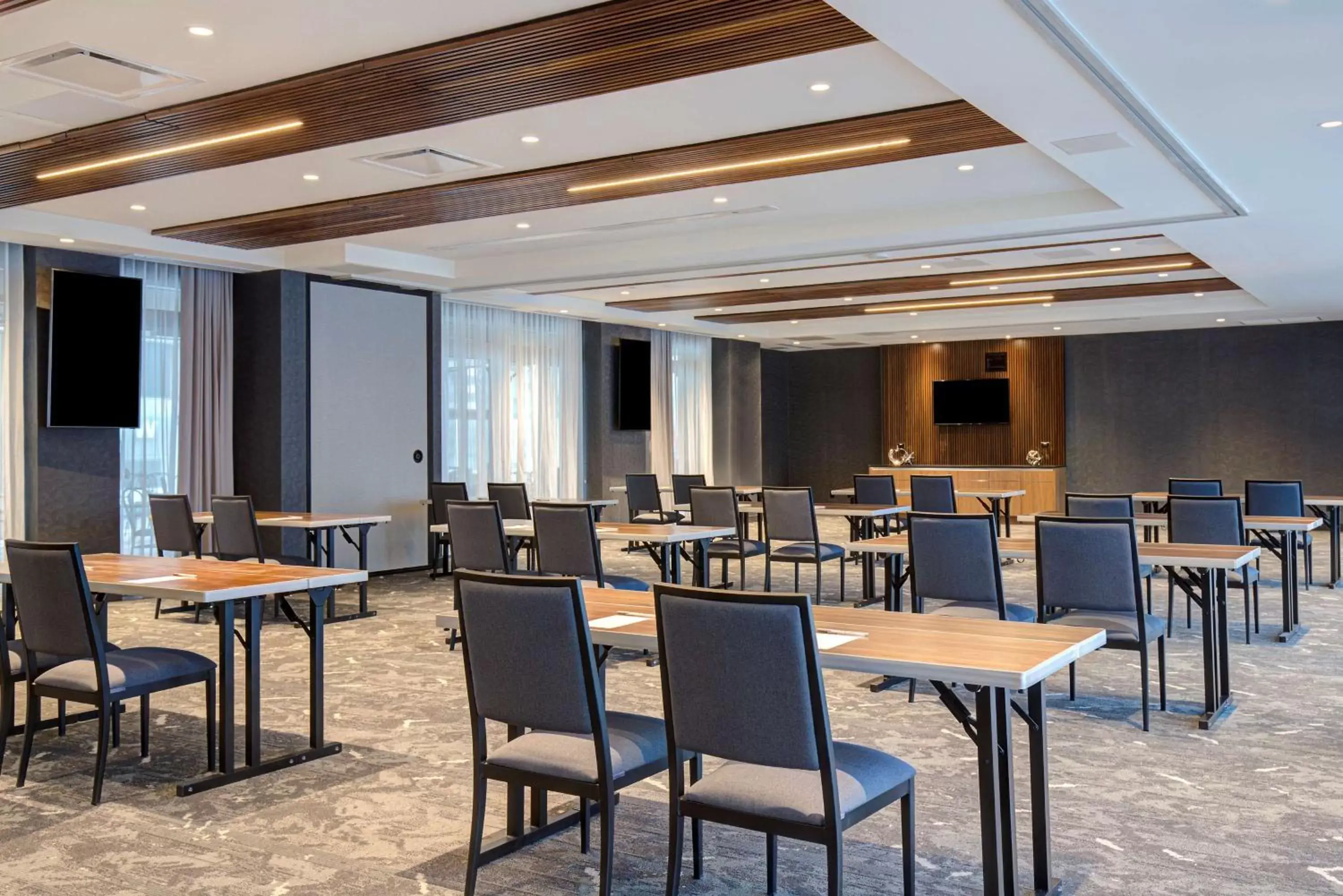 Meeting/conference room in Hampton Inn Montreal Downtown, Qc