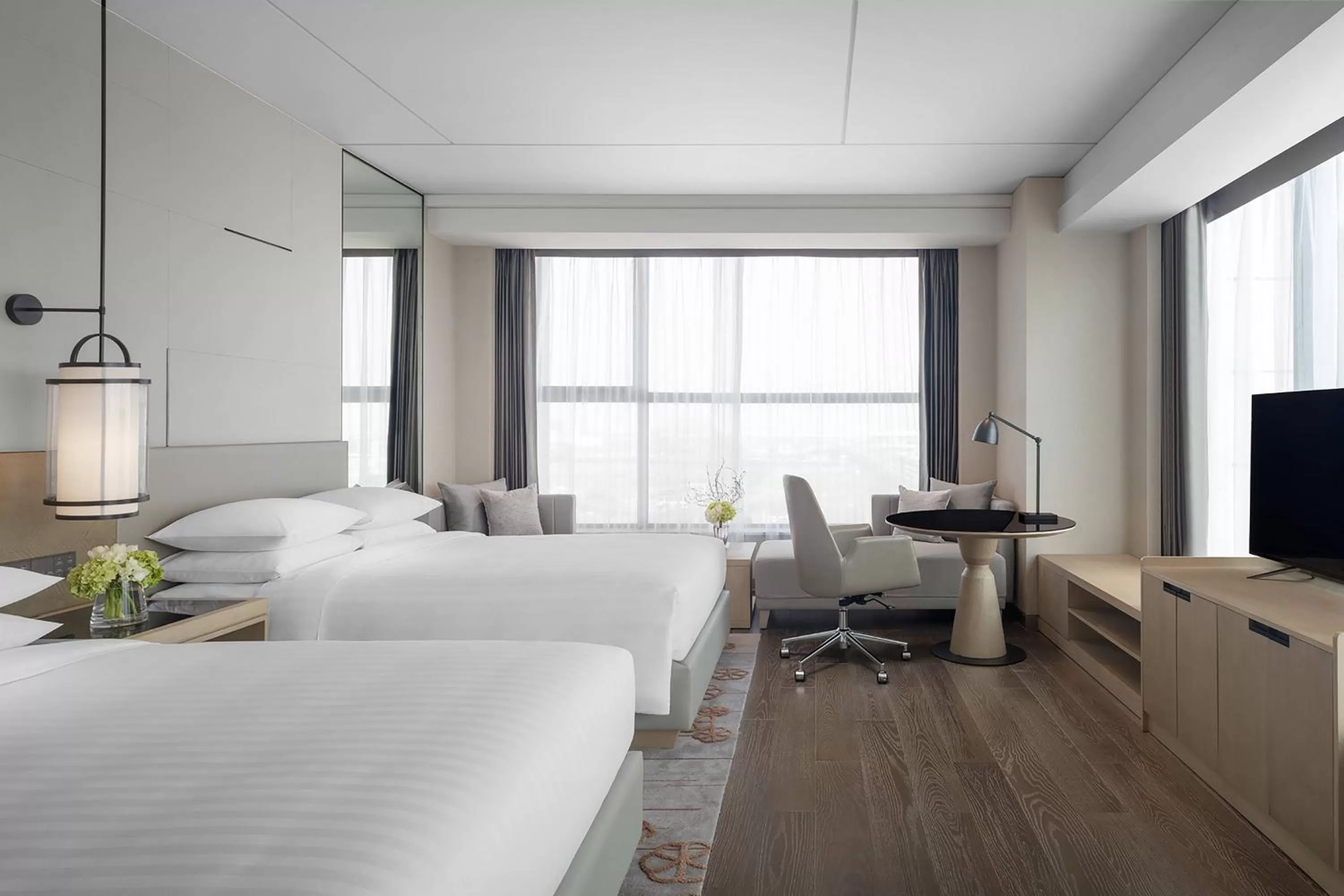 Executive Twin Room in Shanghai Marriott Hotel Kangqiao