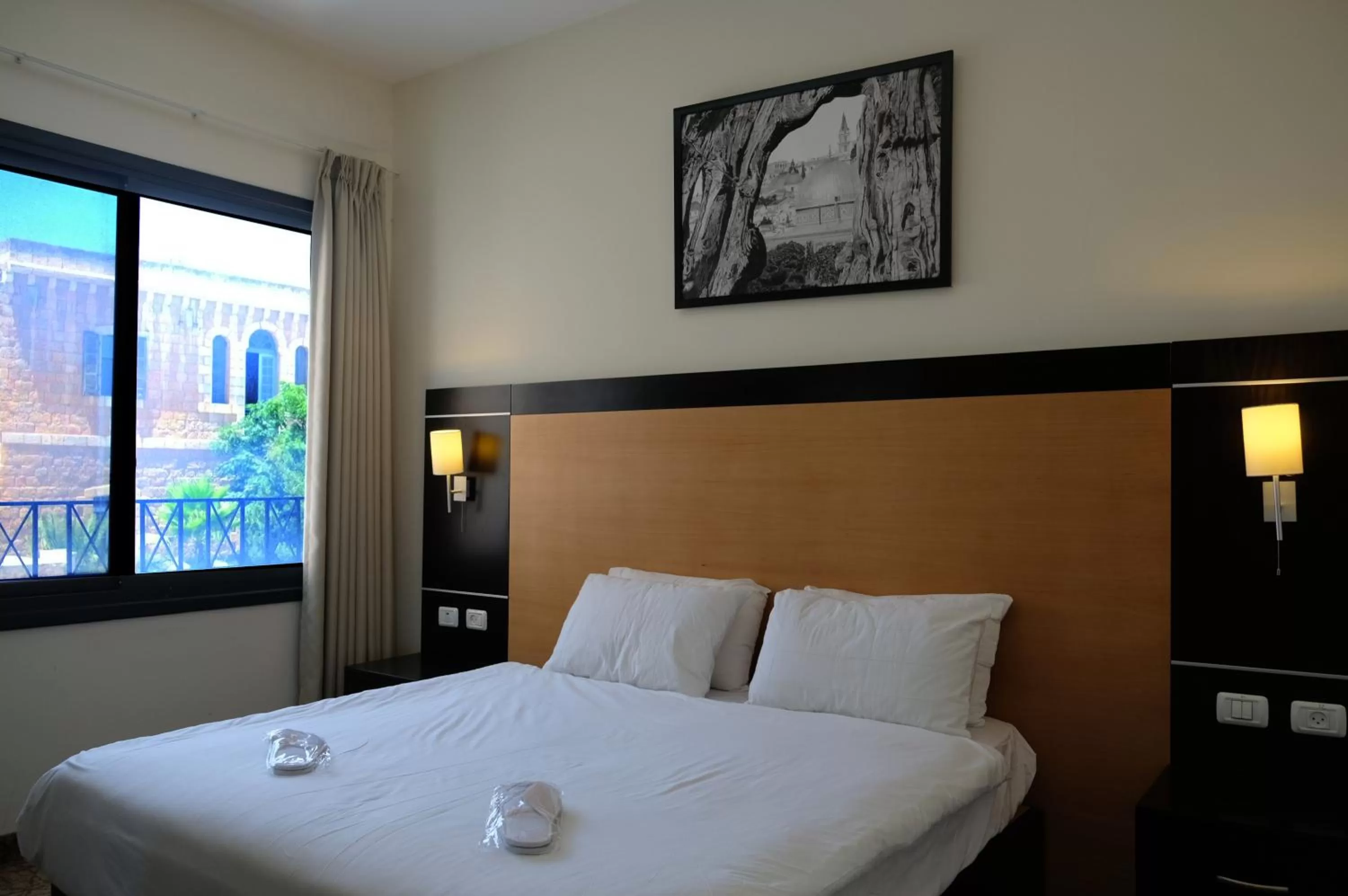 Bedroom, Bed in New Capitol Hotel - Jerusalem