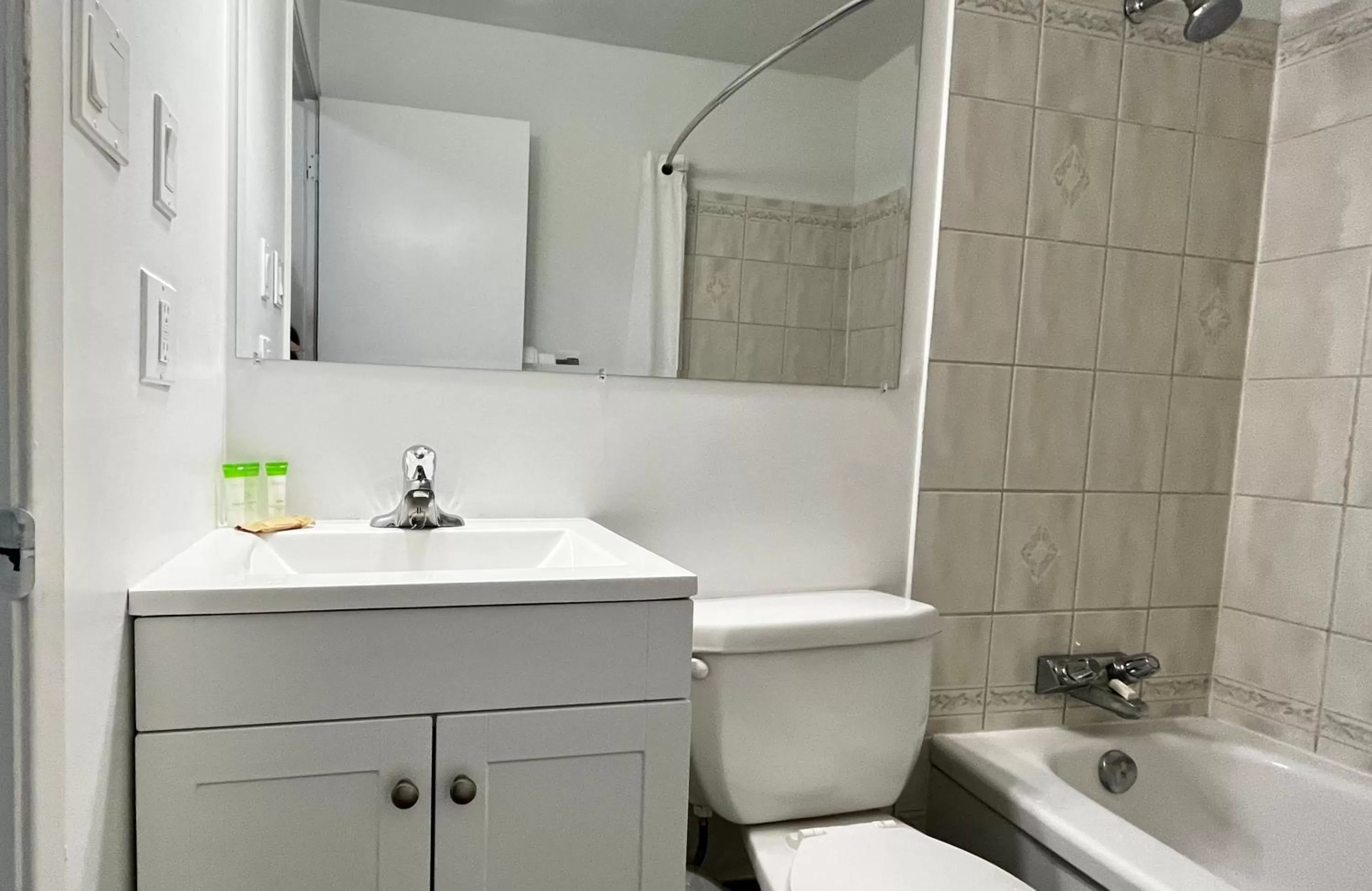 Bathroom in Anavada Inn & Suites - Prince George