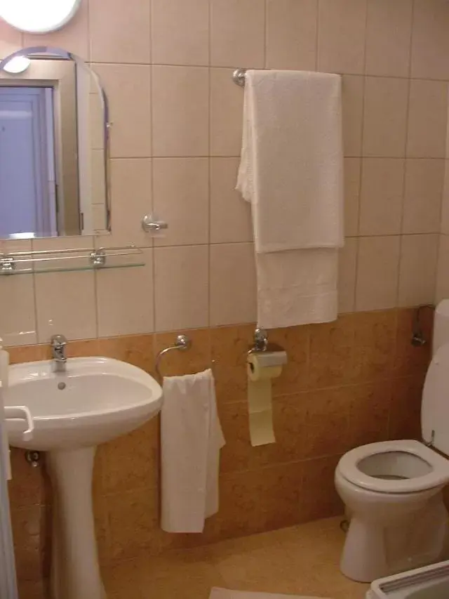 Double Room with Private Bathroom in Horváthkert Panzió és Étterem Double Room with Private Bathroom in Horváthkert Panzió és Étterem