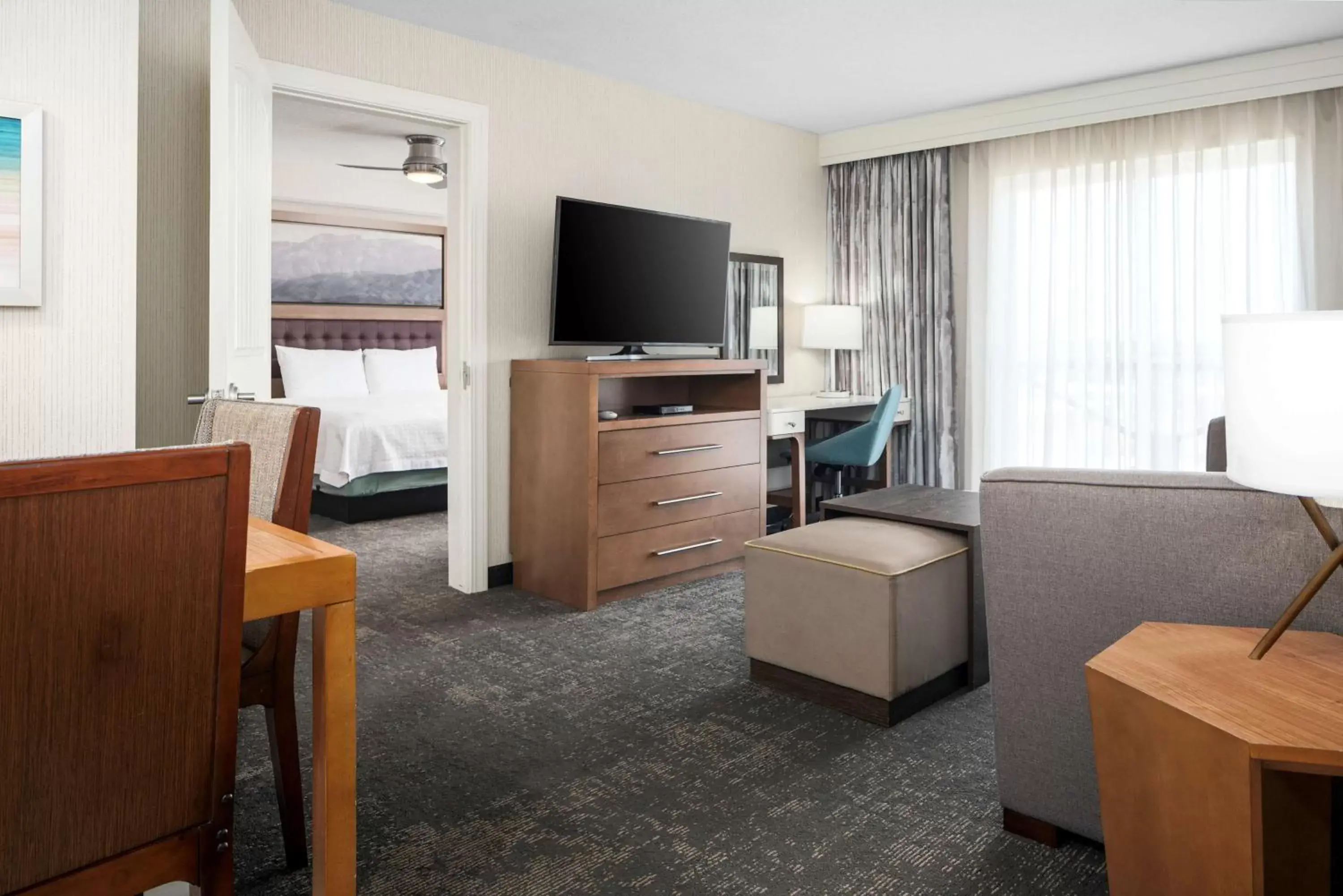 Living room, TV/Entertainment Center in Homewood Suites by Hilton Salt Lake City Downtown