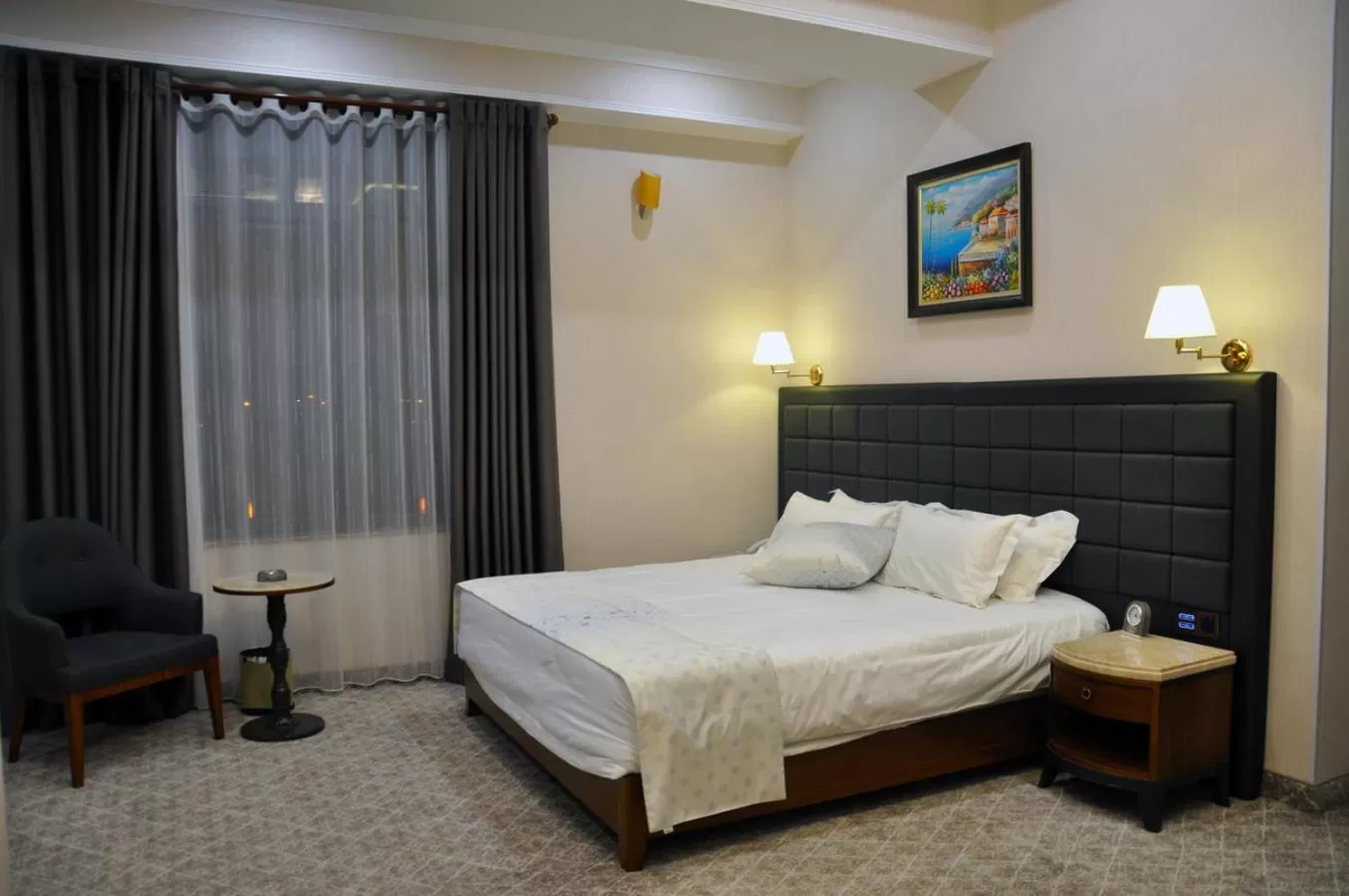 Bed in Parliament Palace Hotel