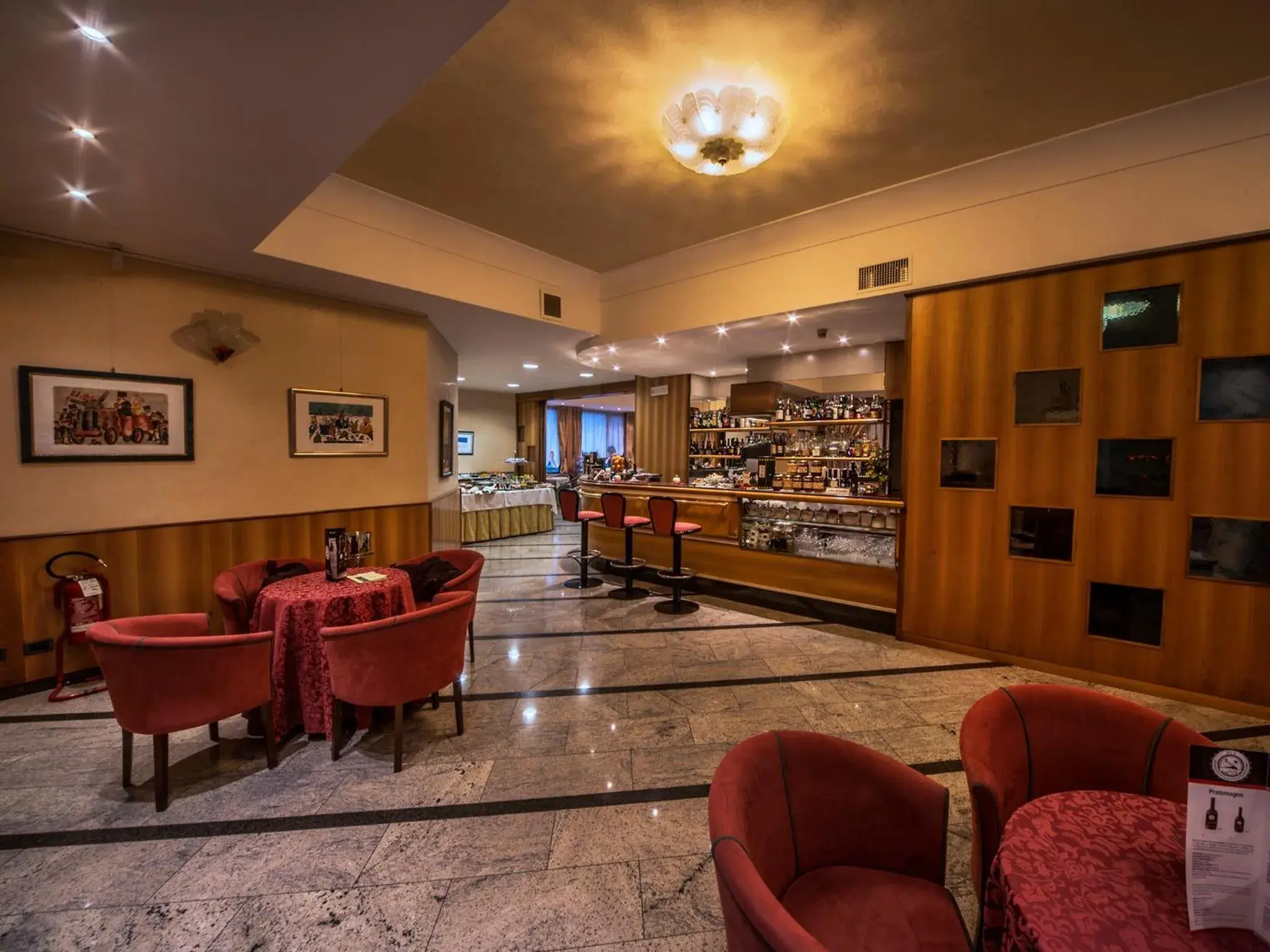 Restaurant/places to eat, Lounge/Bar in Hotel Valdarno