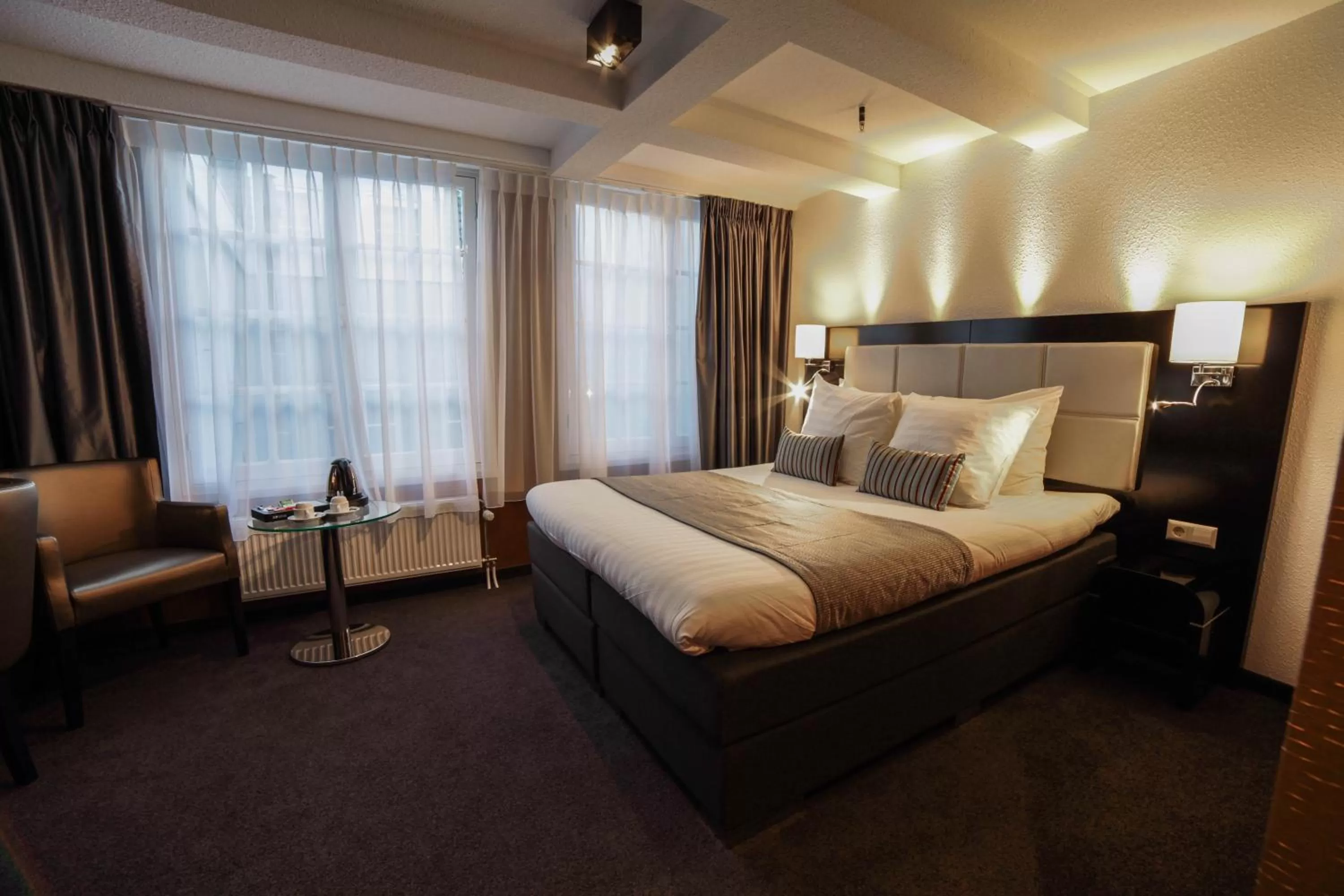 Photo of the whole room, Bed in Hotel Mansion