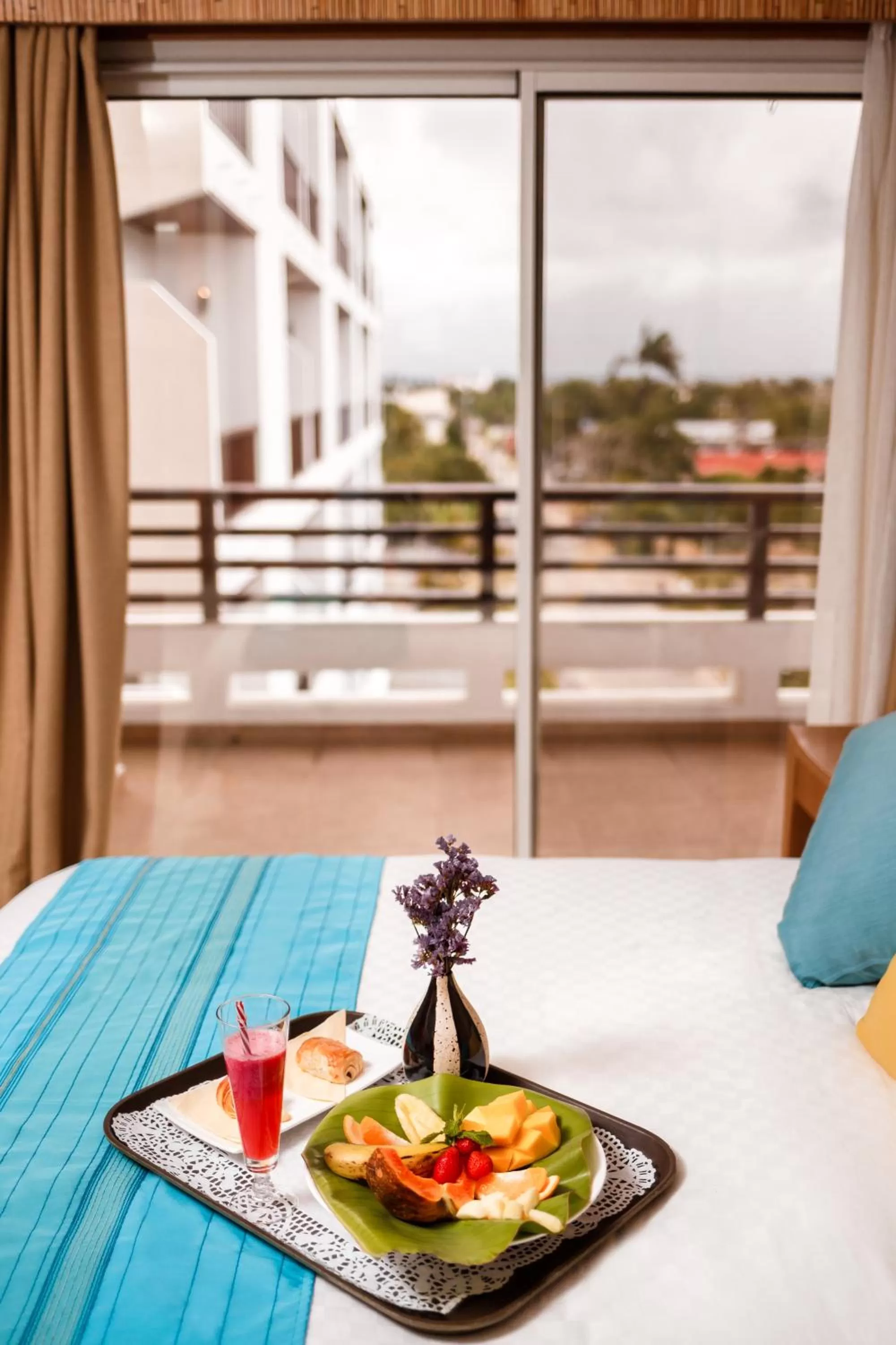 Bed in Calypso Hôtel