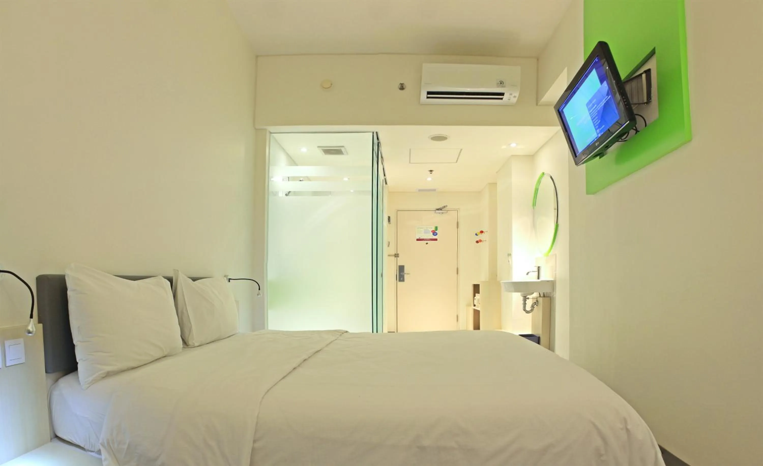 Bedroom, Bed in POP! Hotel Festival Citylink
