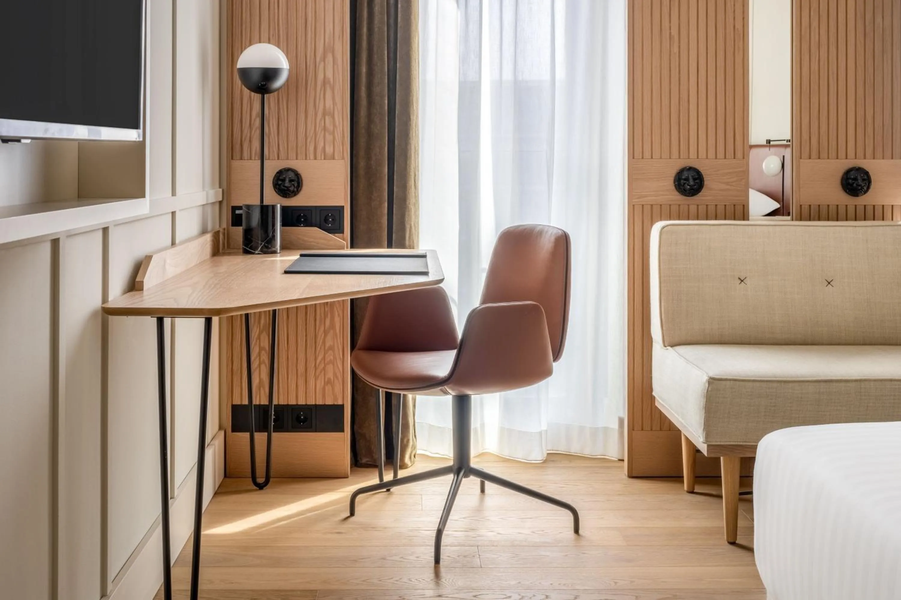 Photo of the whole room in Munich Marriott Hotel City West