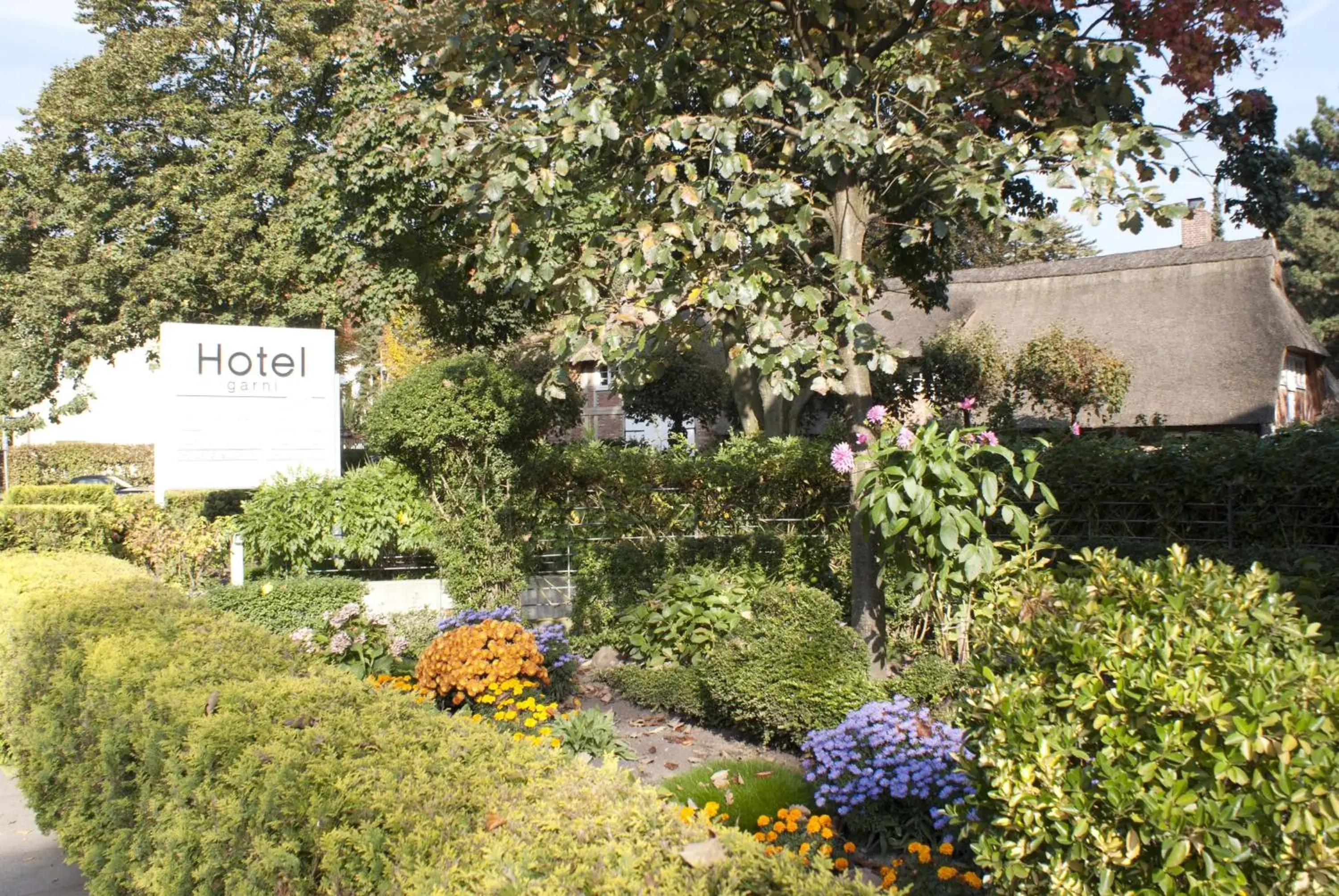Garden in Entrée Groß Borstel Garni Hotel